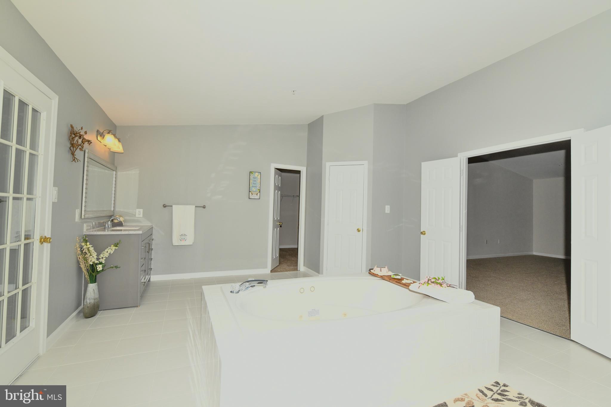 CROTONA PARK - Residential