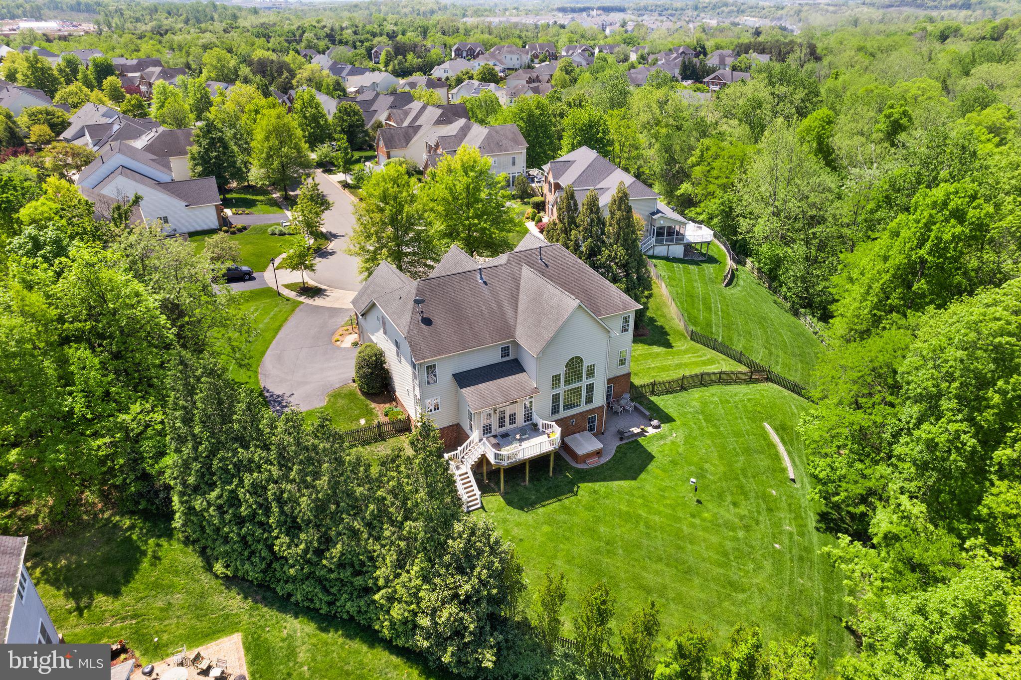 LANSDOWNE ON THE POTOMAC - Residential