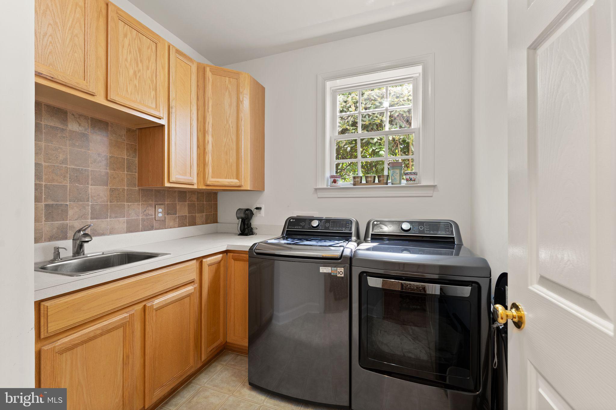 LANSDOWNE ON THE POTOMAC - Residential