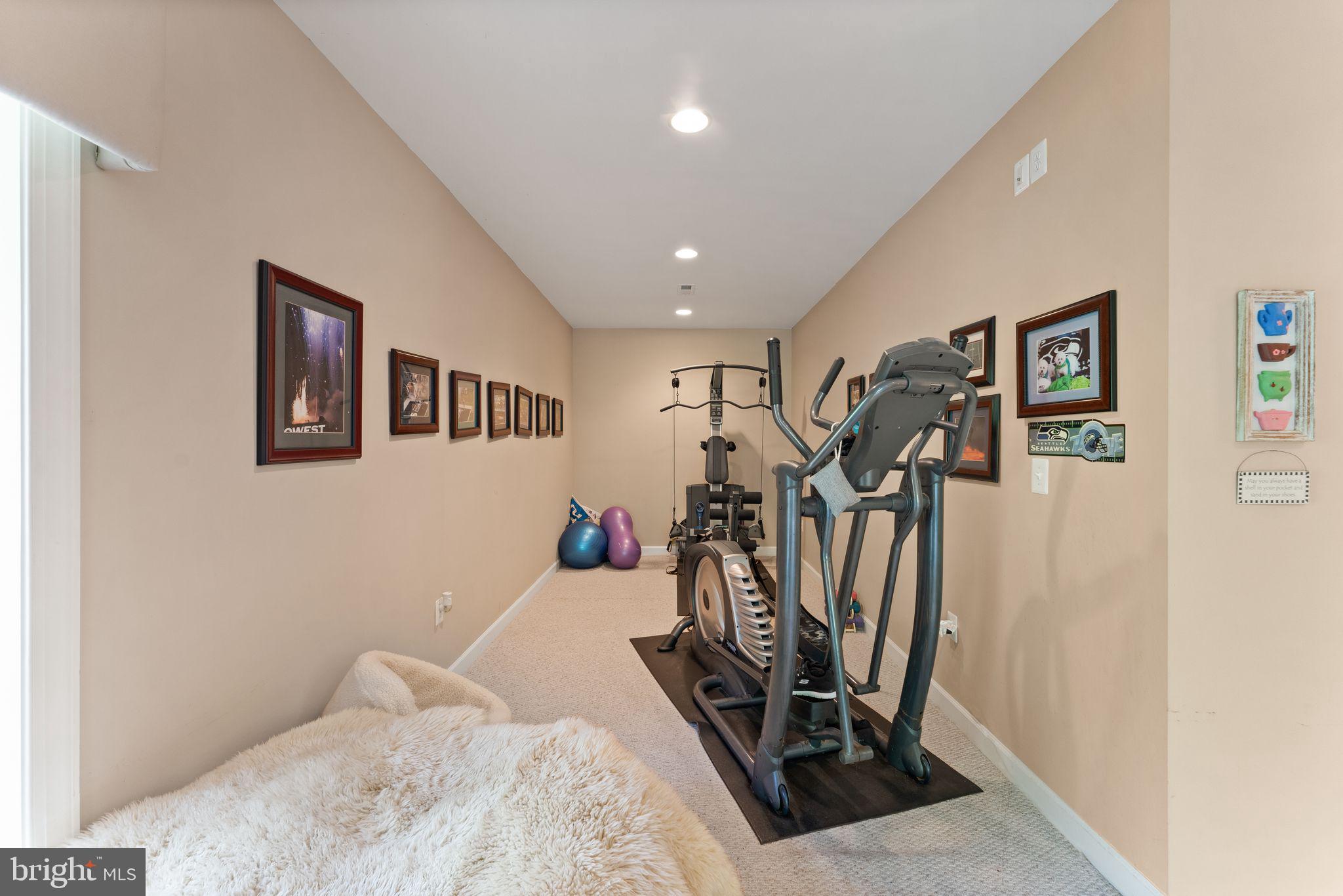 LANSDOWNE ON THE POTOMAC - Residential