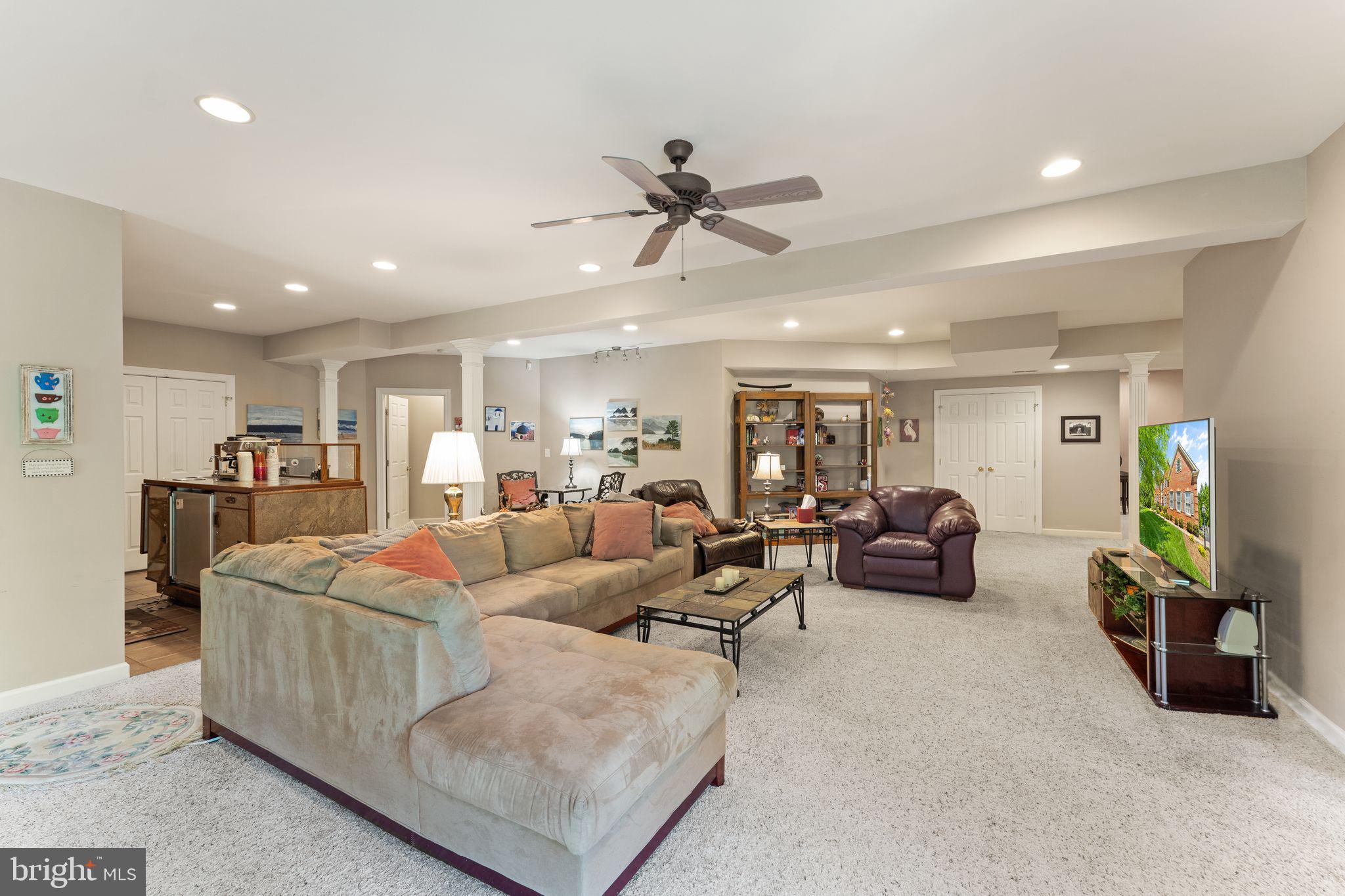 LANSDOWNE ON THE POTOMAC - Residential