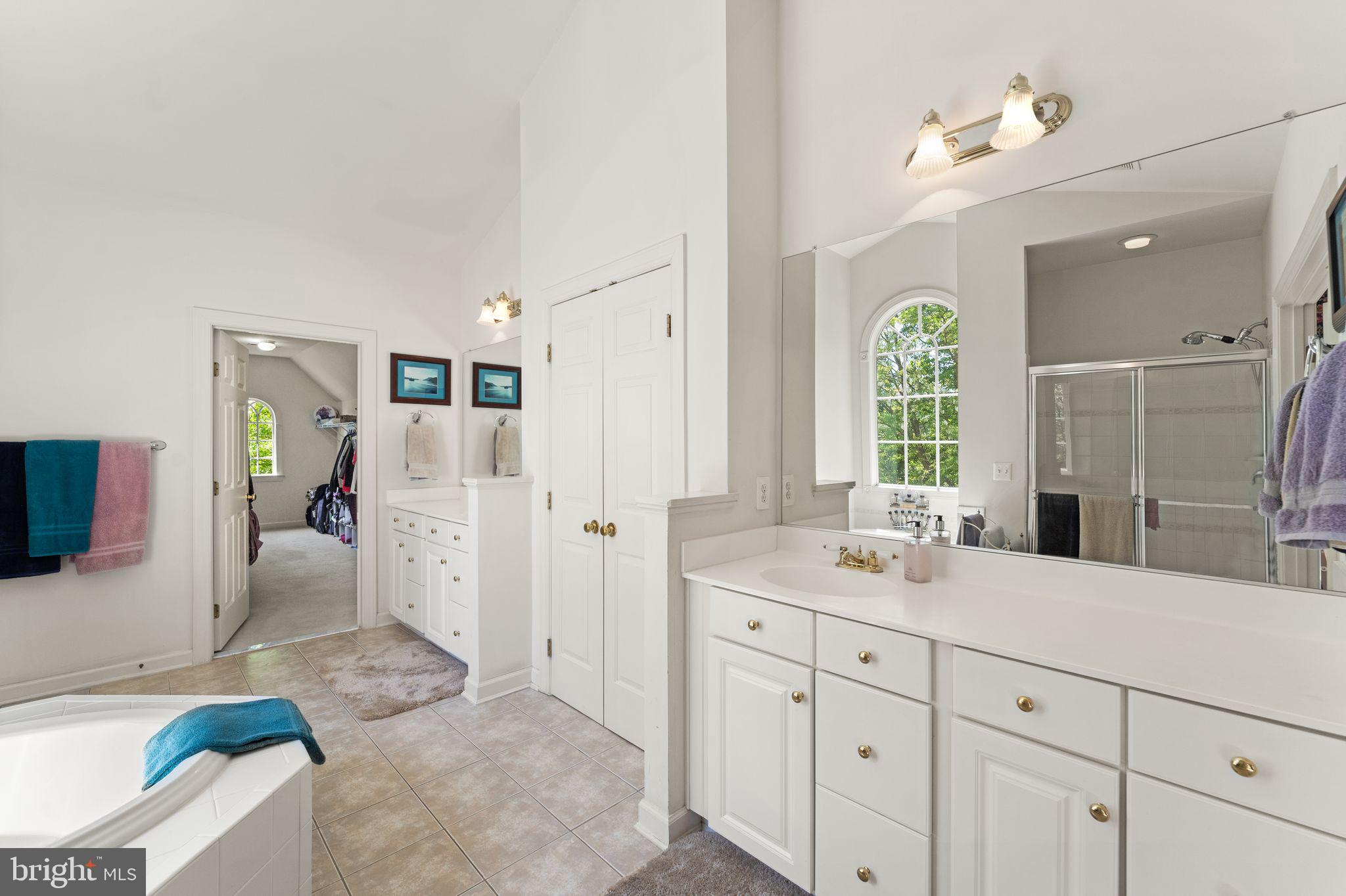 LANSDOWNE ON THE POTOMAC - Residential