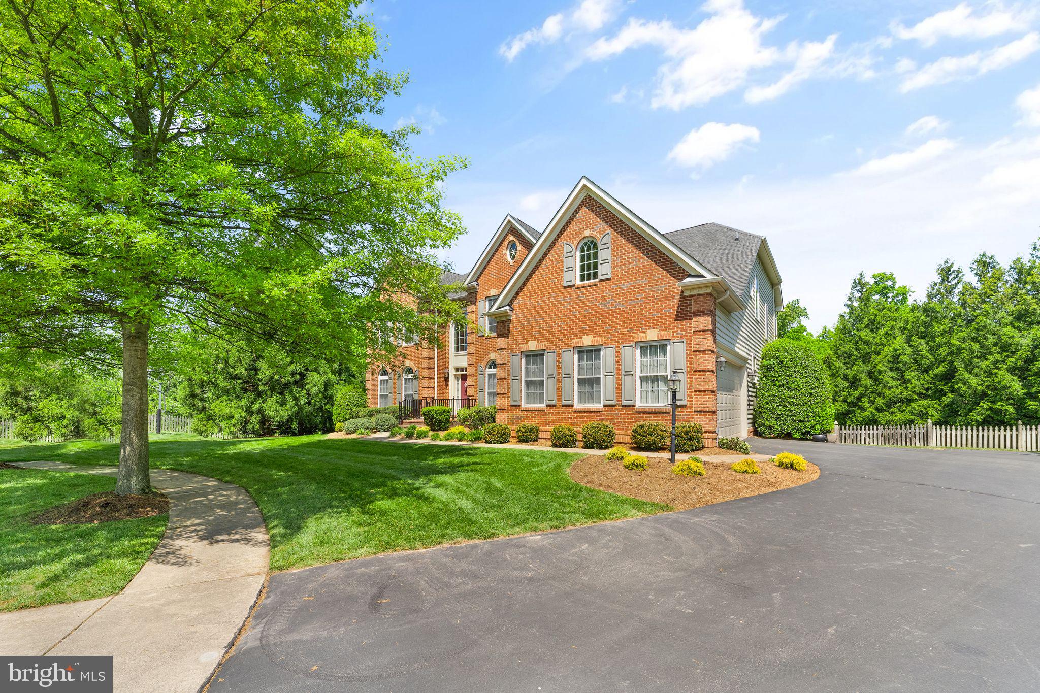 LANSDOWNE ON THE POTOMAC - Residential