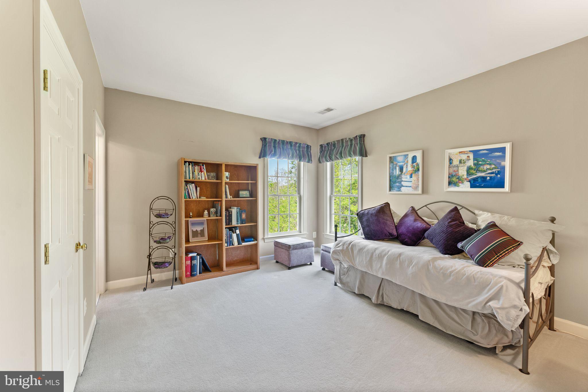 LANSDOWNE ON THE POTOMAC - Residential