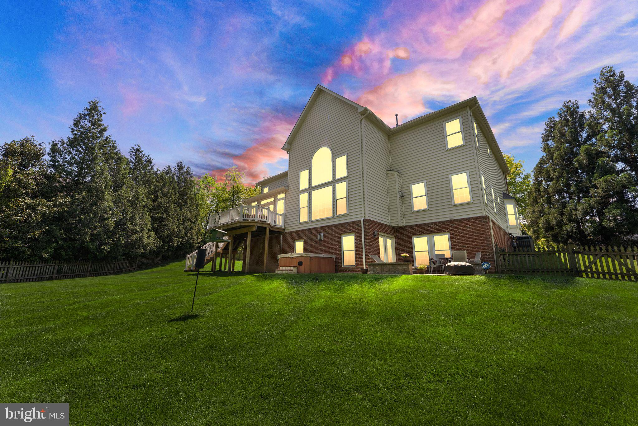 LANSDOWNE ON THE POTOMAC - Residential