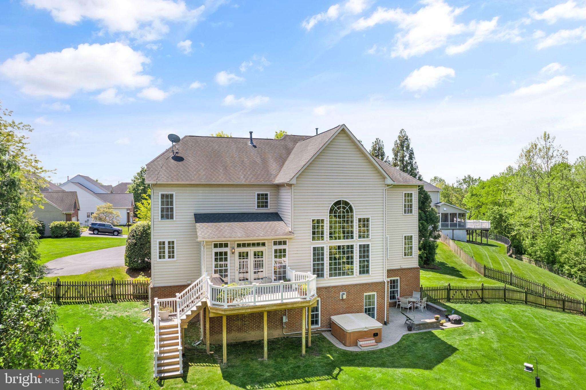 LANSDOWNE ON THE POTOMAC - Residential