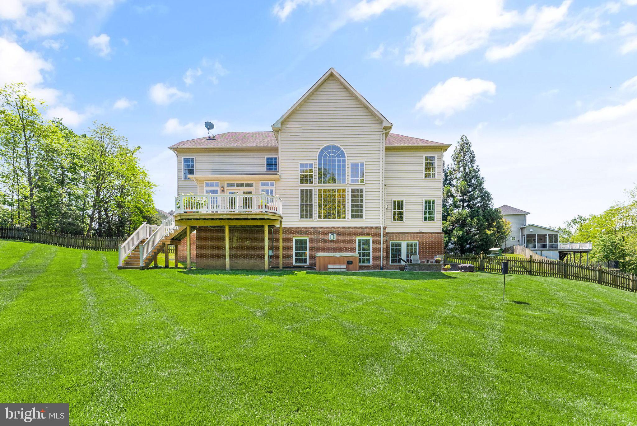 LANSDOWNE ON THE POTOMAC - Residential