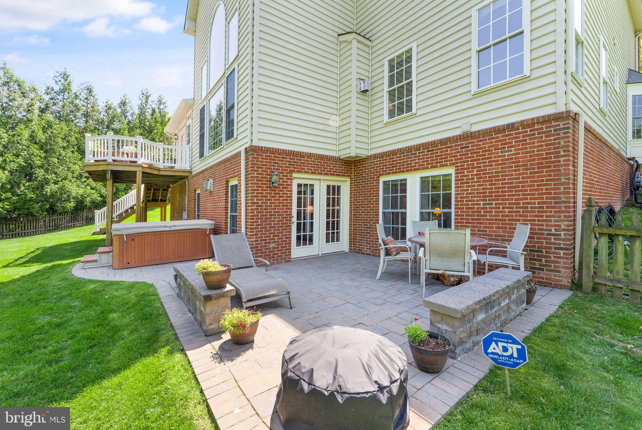 LANSDOWNE ON THE POTOMAC - Residential