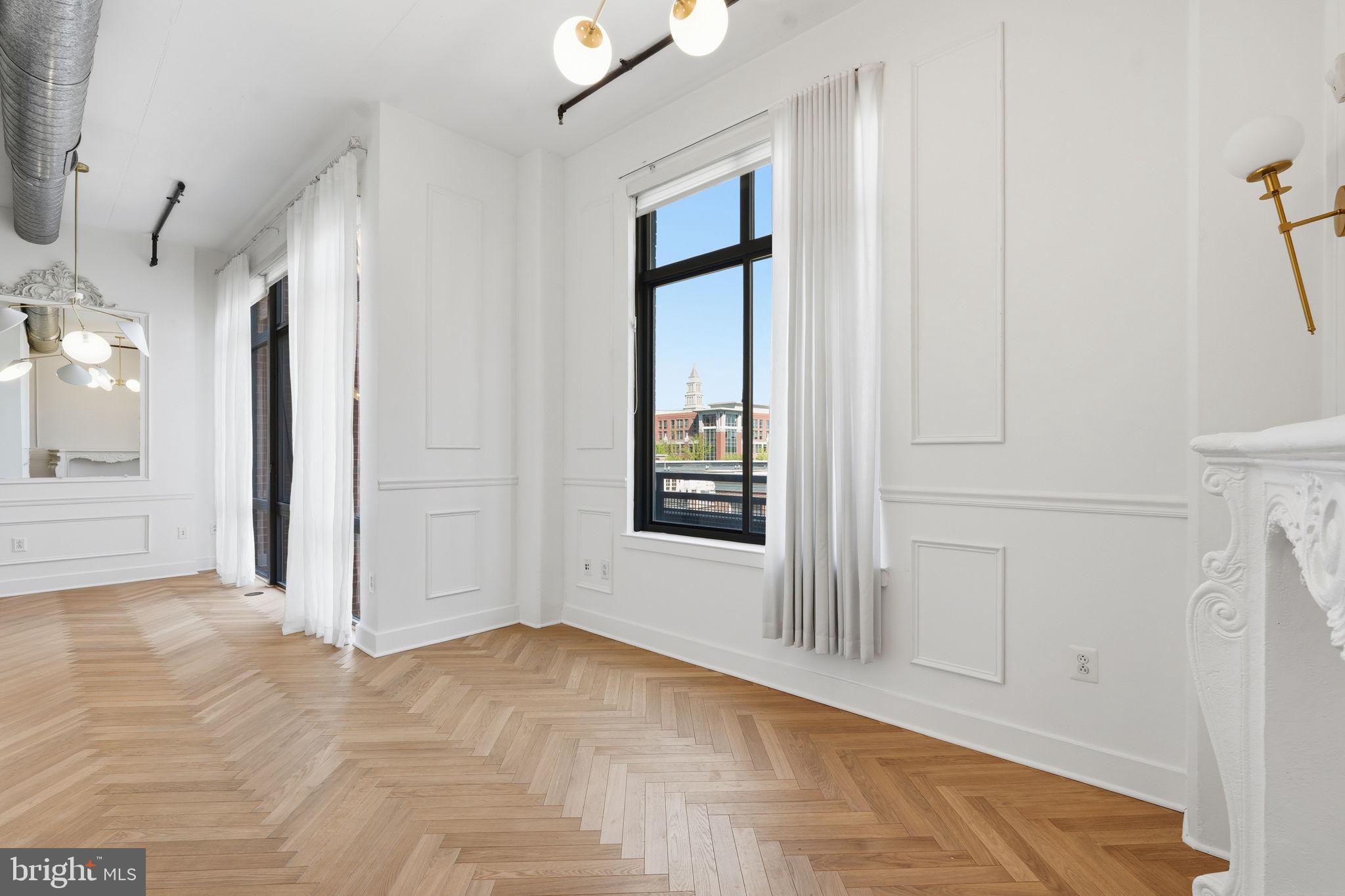 520 JOHN CARLYLE STREET 408