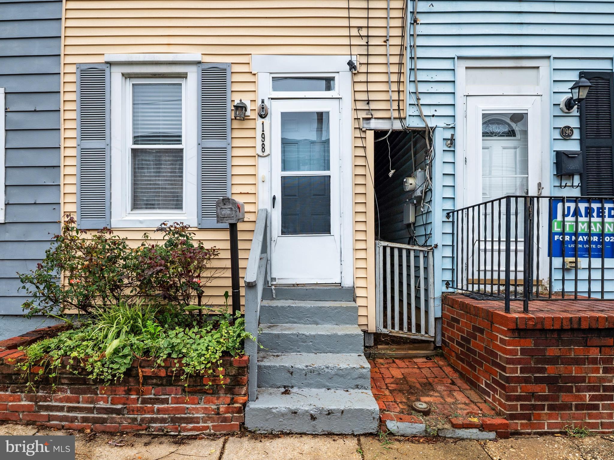 REGULARS - Residential