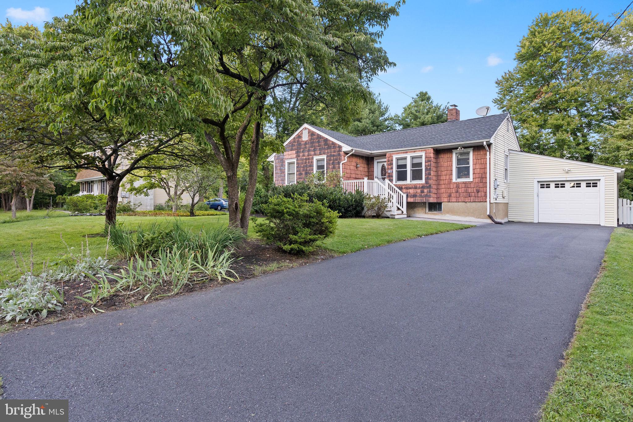 41 HILLSIDE AVENUE