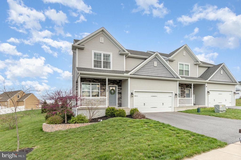 Photo of 65 Wigeon Way, ELIZABETHTOWN, PA 17022 (MLS # PALA2068178)