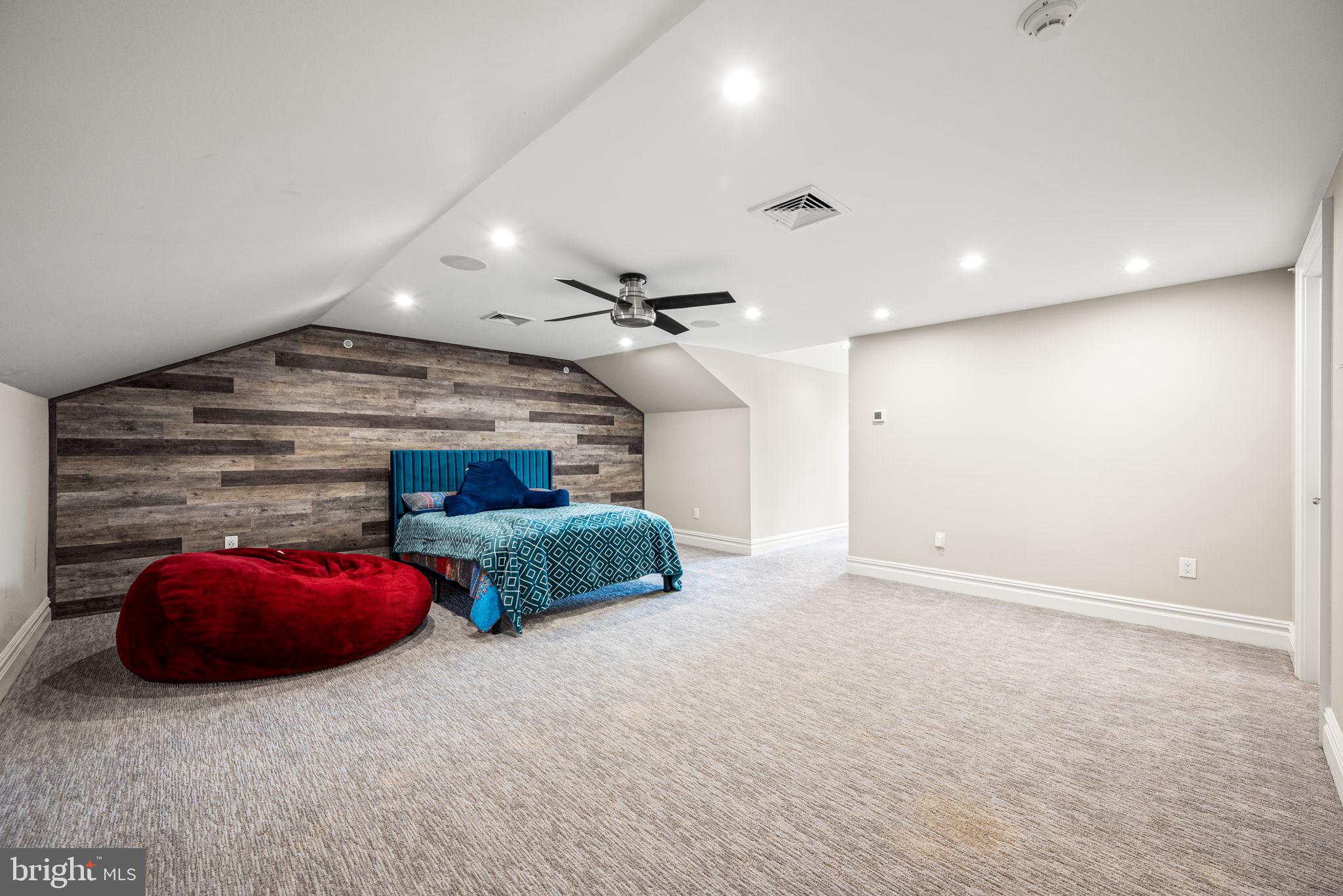 FLOWERS FIELD - Residential