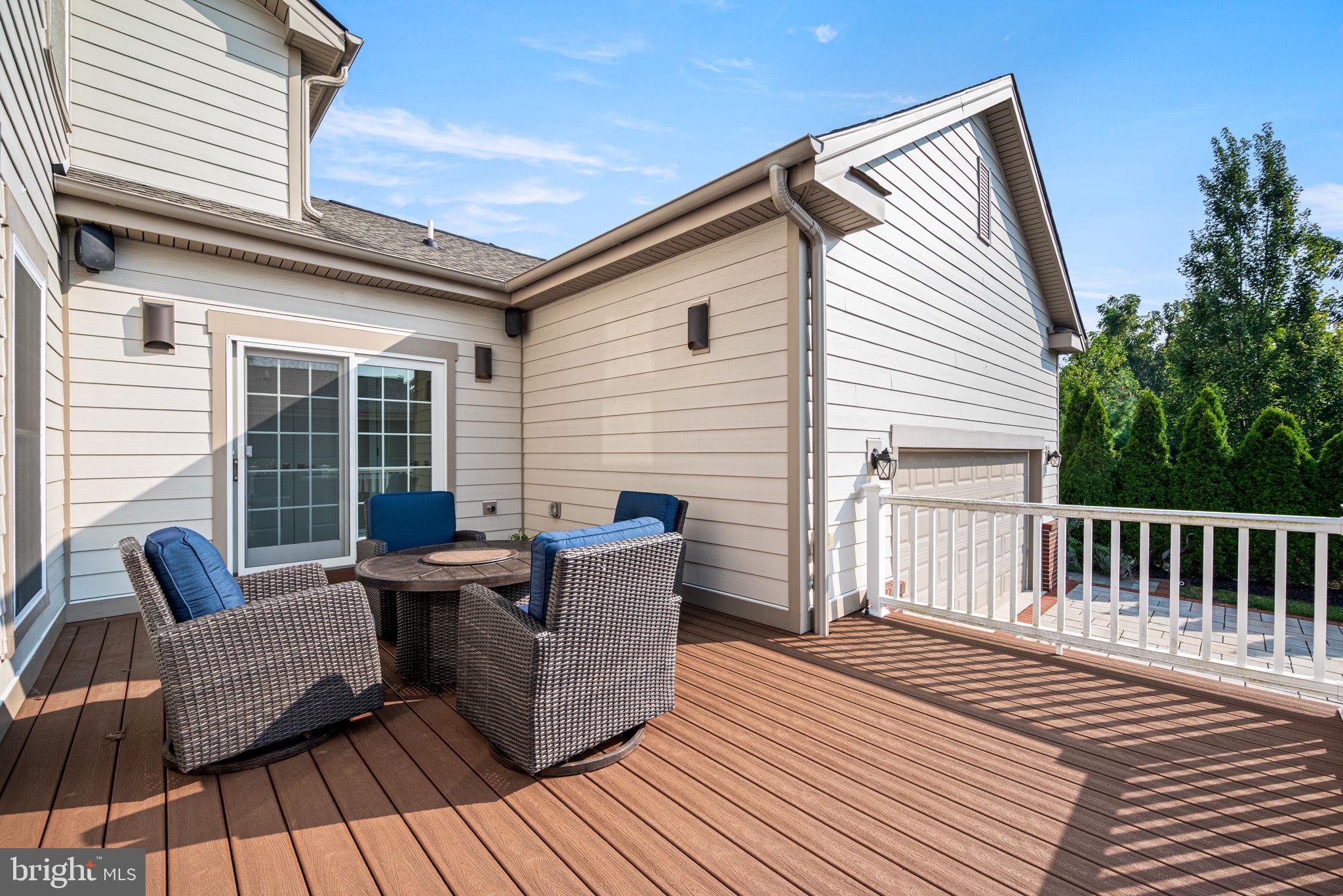 FLOWERS FIELD - Residential