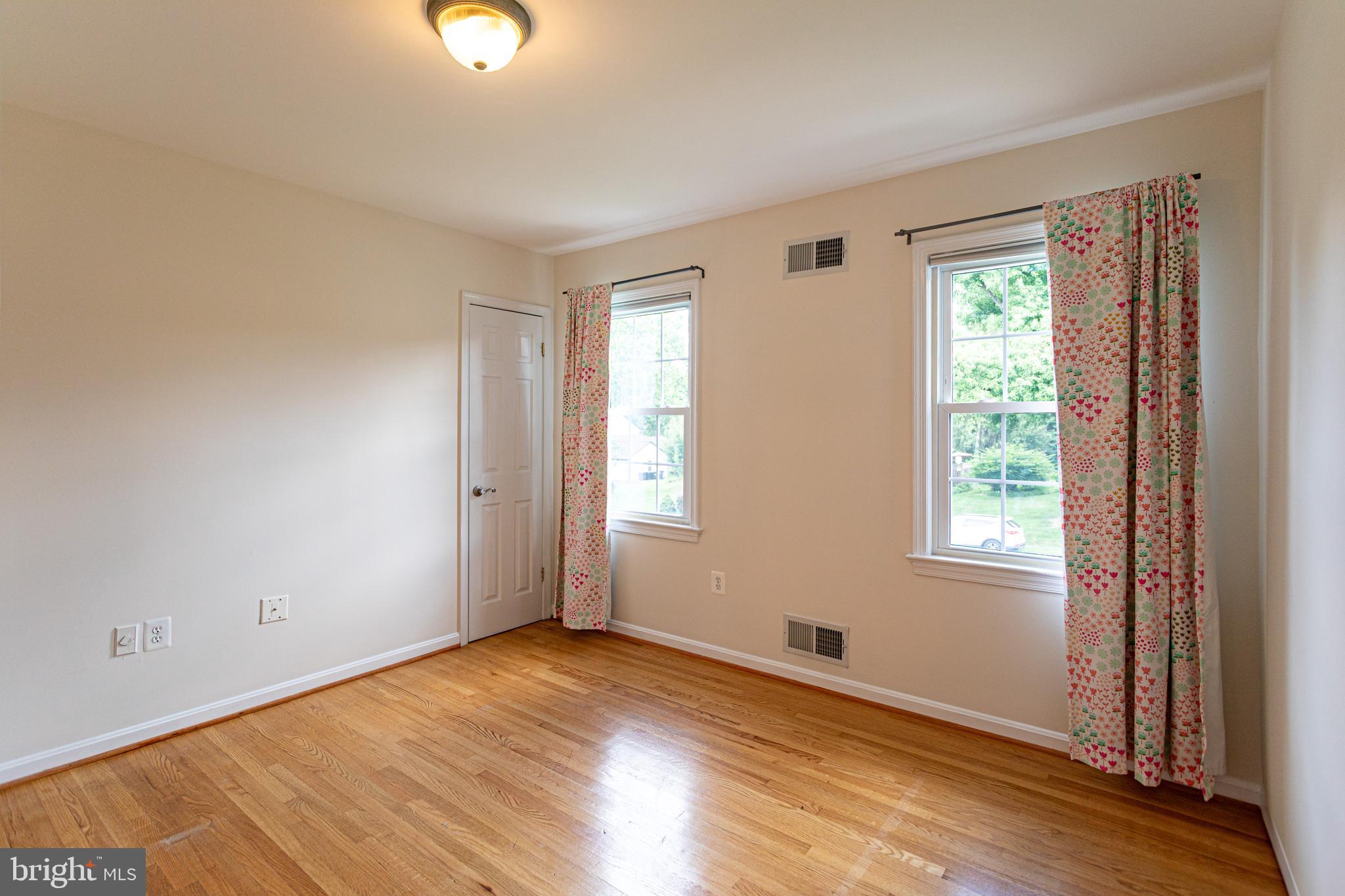 FLOWER VALLEY - Residential Lease