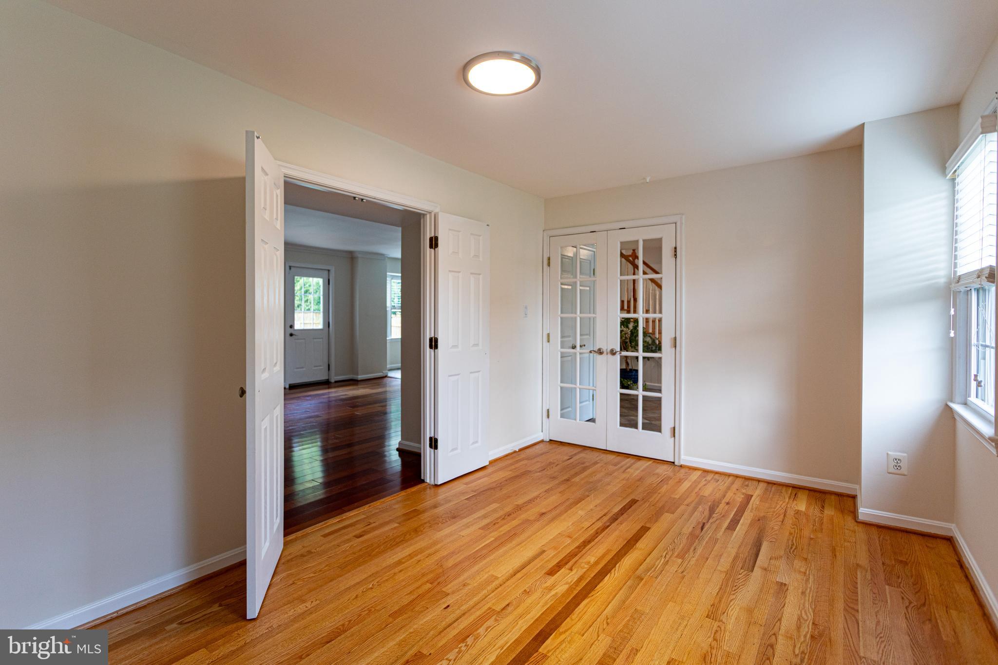 FLOWER VALLEY - Residential Lease