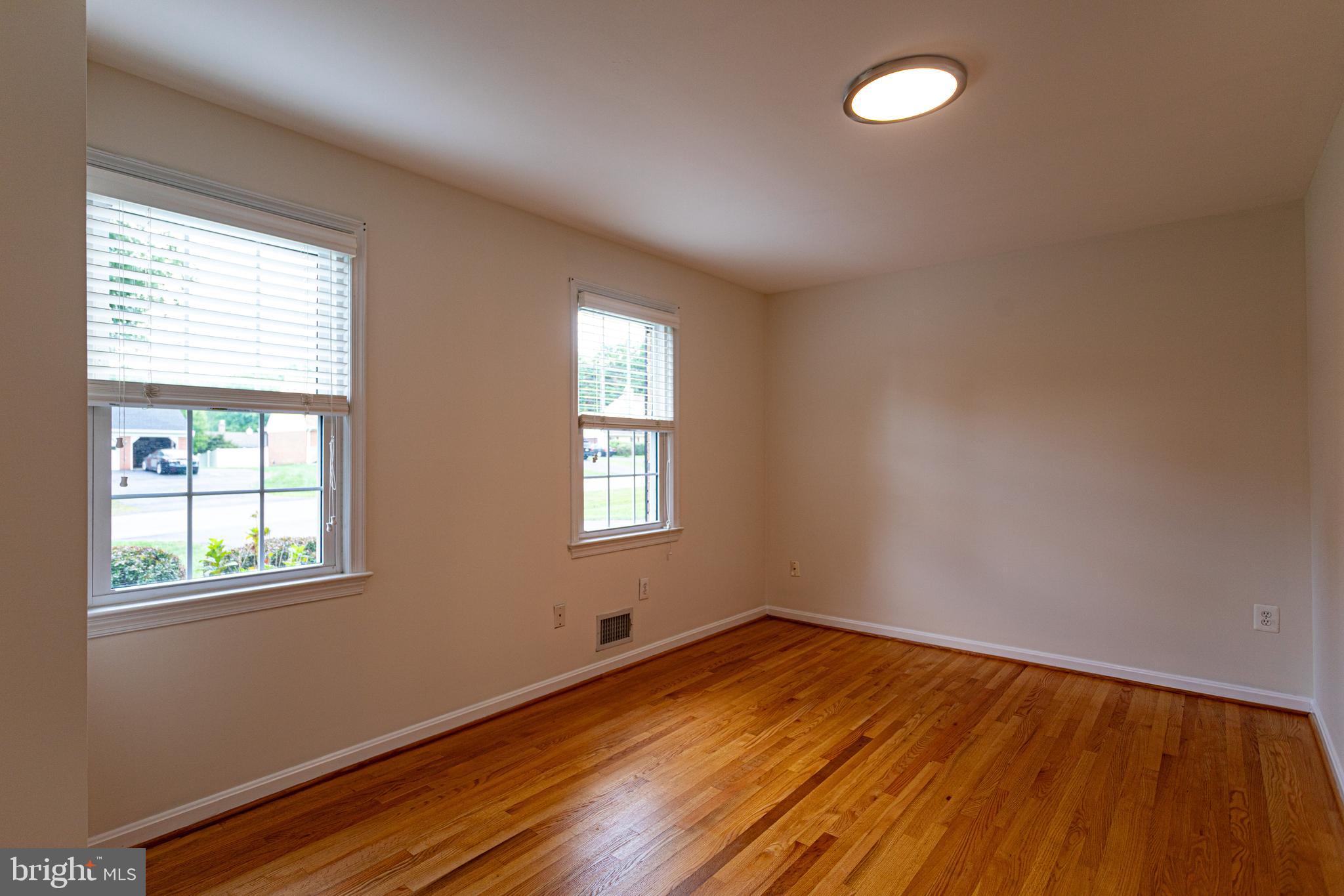 FLOWER VALLEY - Residential Lease