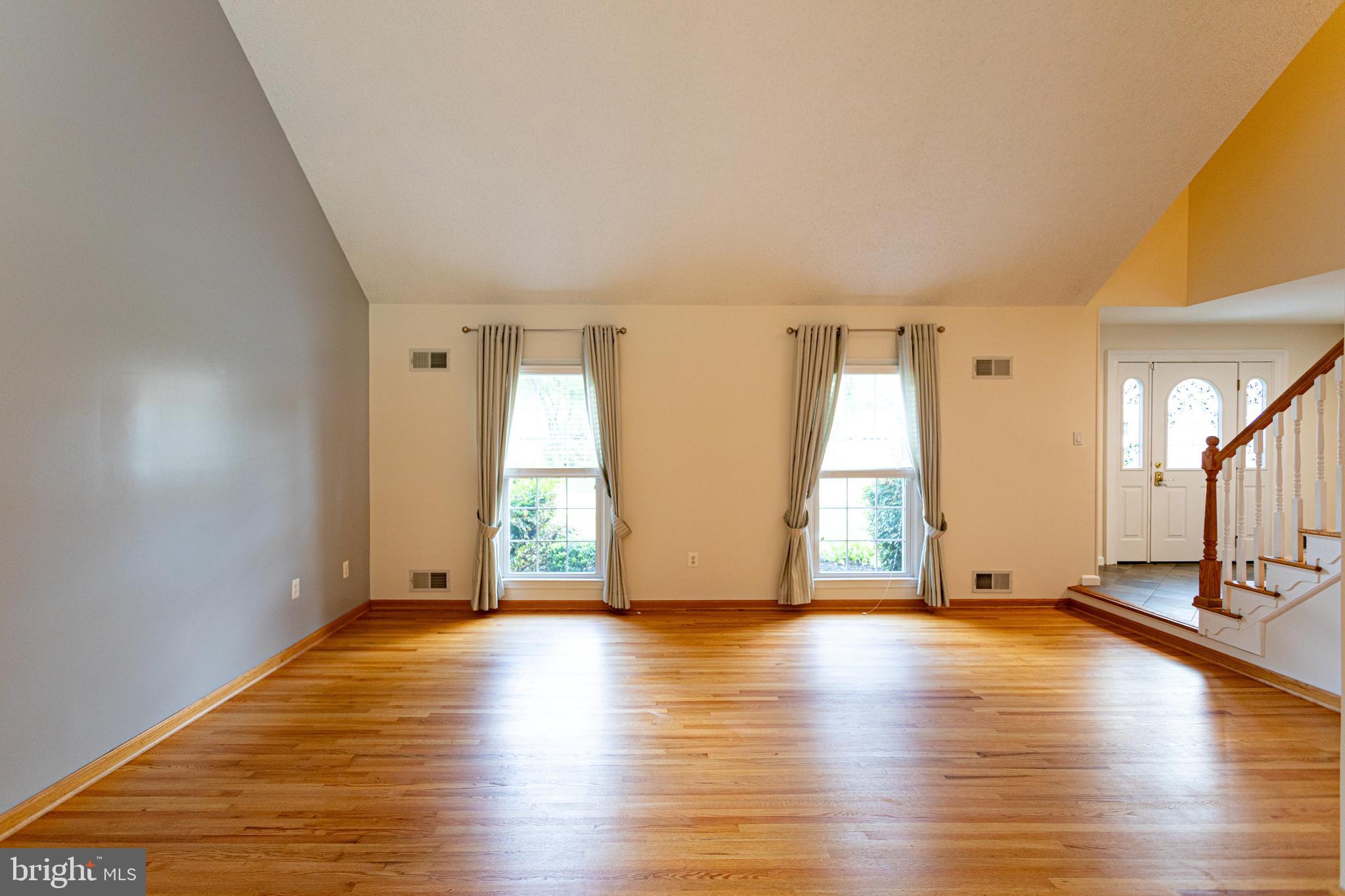 FLOWER VALLEY - Residential Lease