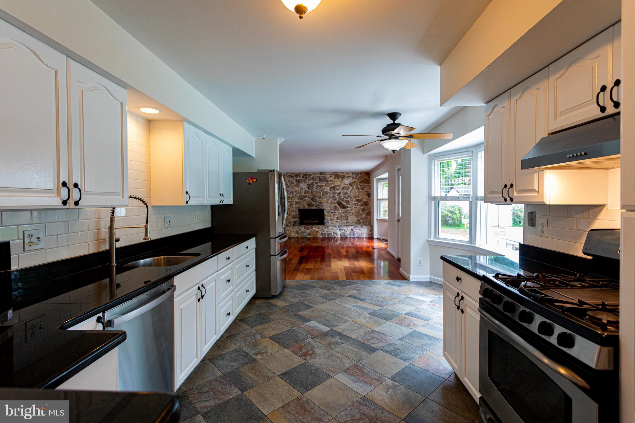 FLOWER VALLEY - Residential Lease