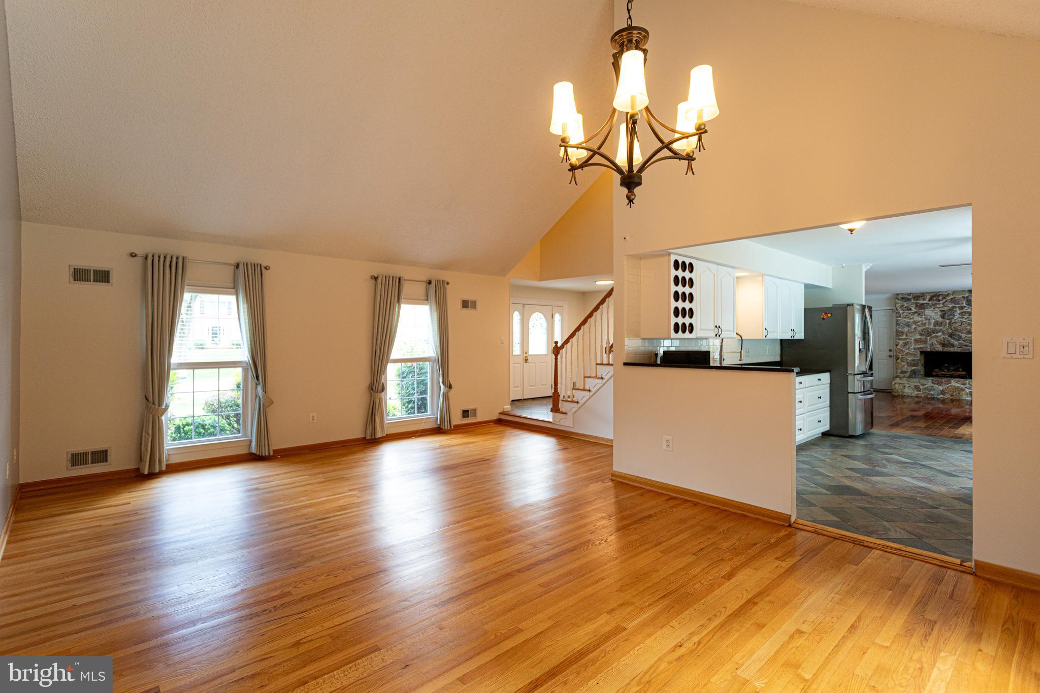 FLOWER VALLEY - Residential Lease