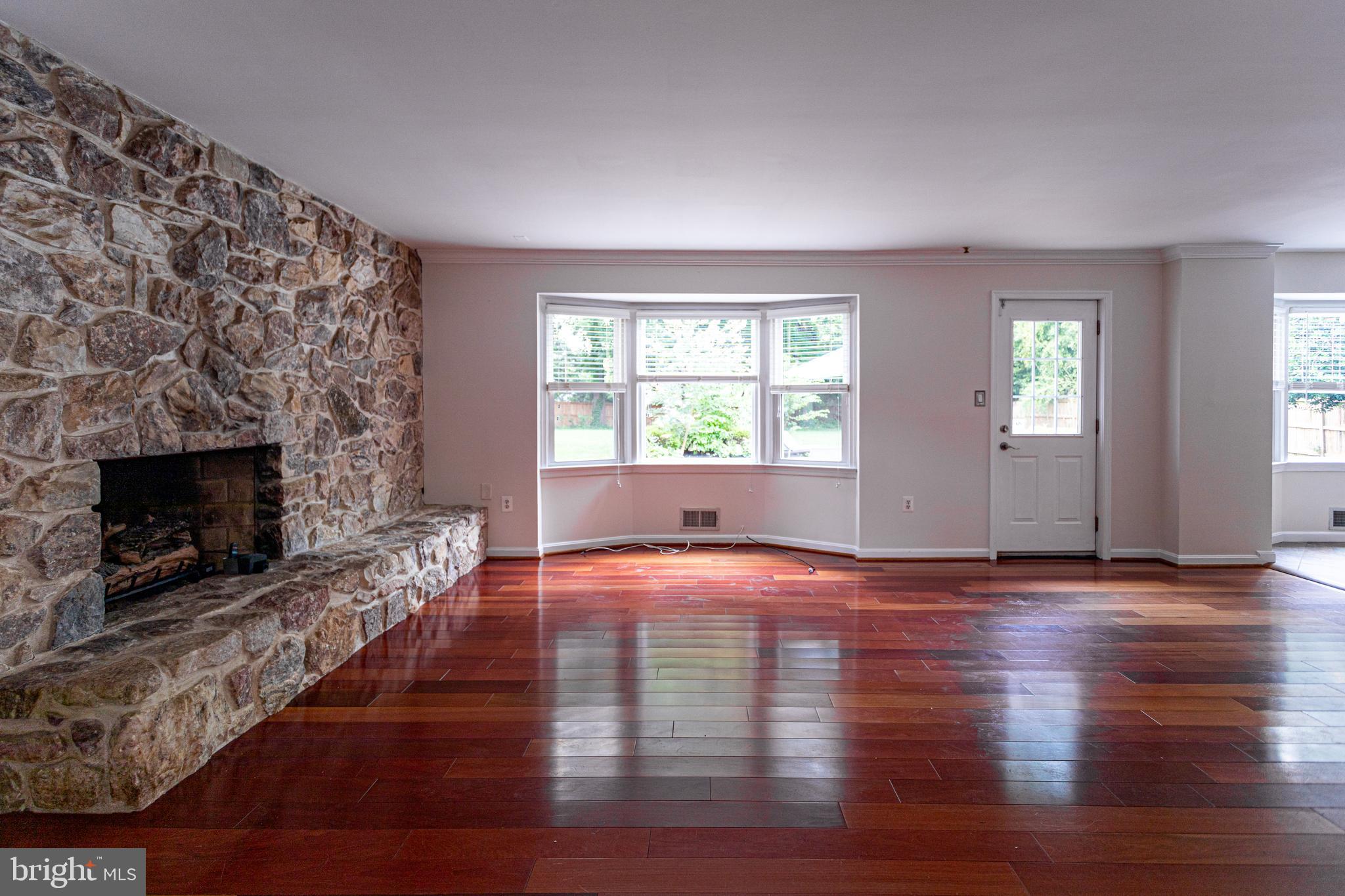 FLOWER VALLEY - Residential Lease