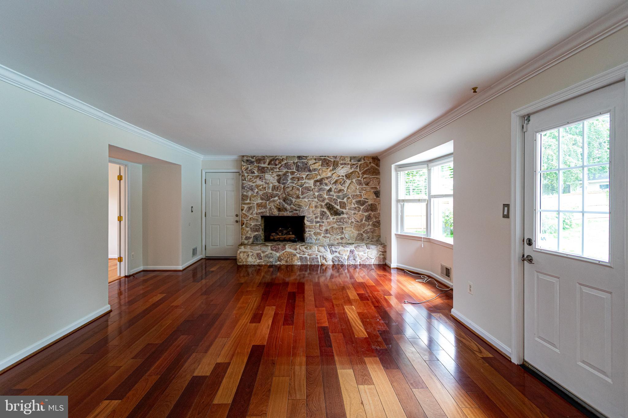 FLOWER VALLEY - Residential Lease