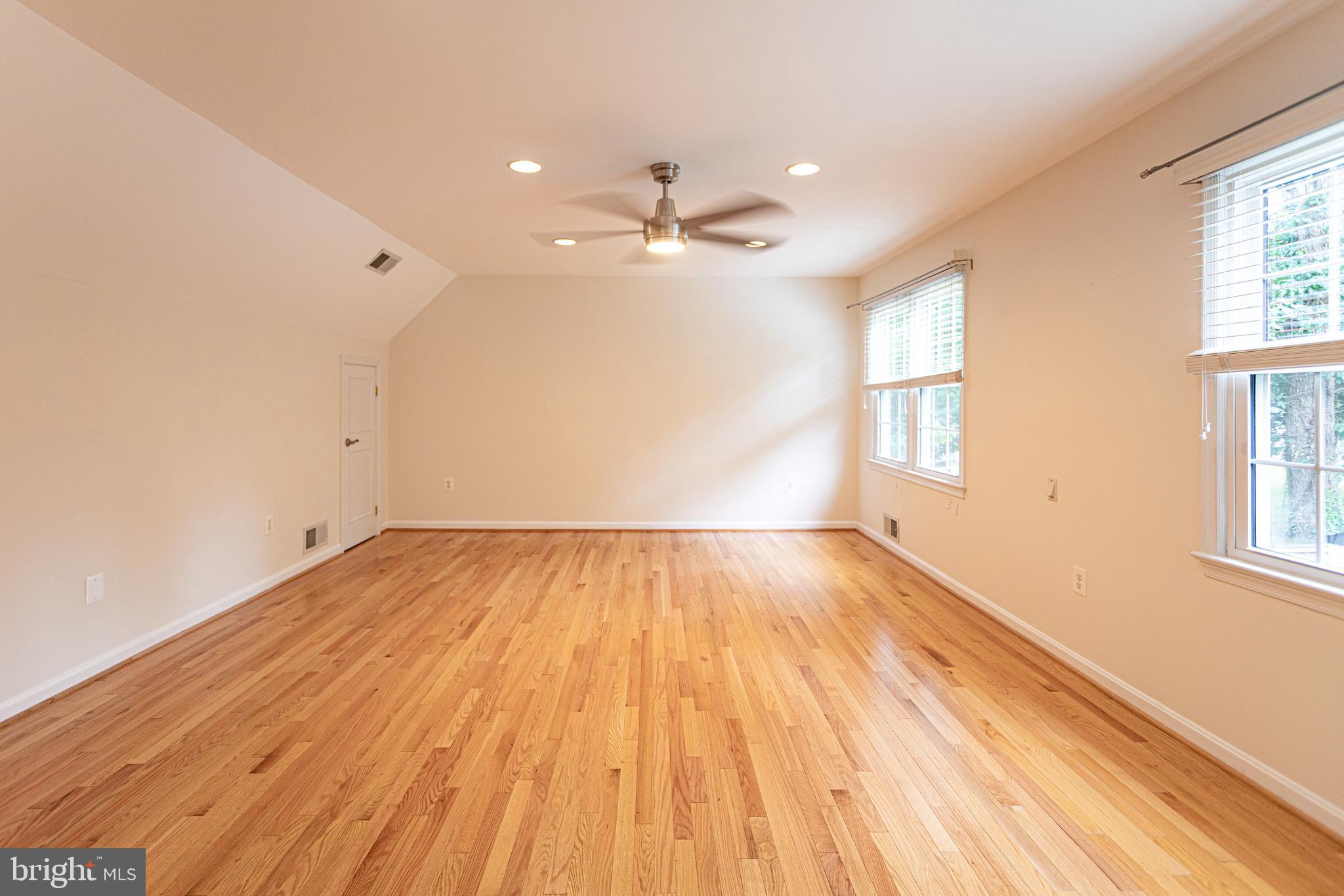 FLOWER VALLEY - Residential Lease