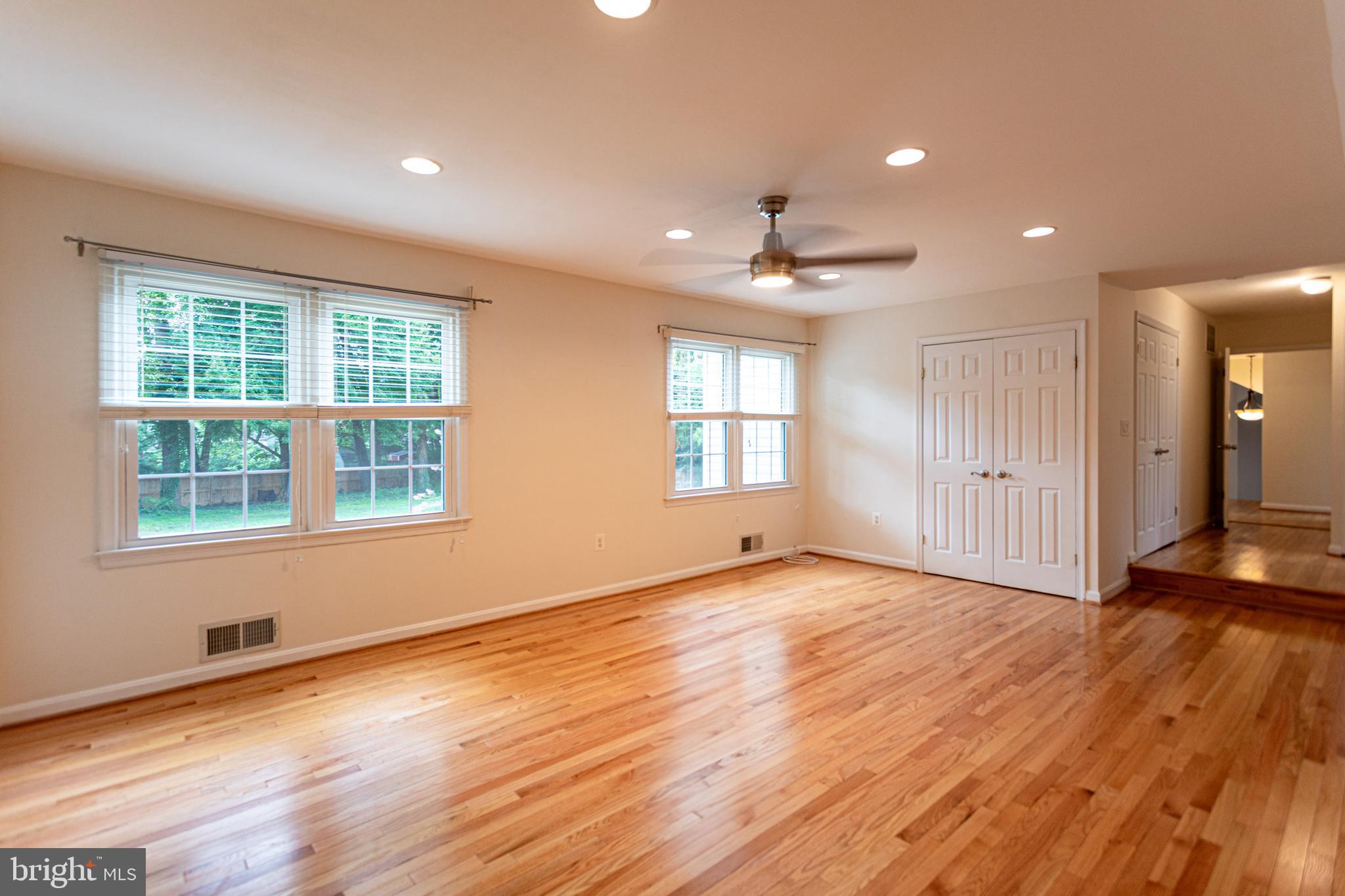 FLOWER VALLEY - Residential Lease