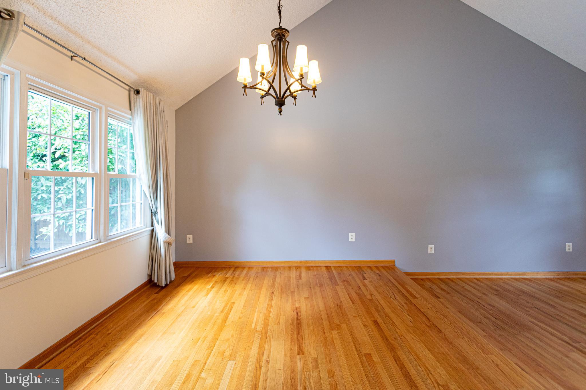 FLOWER VALLEY - Residential Lease