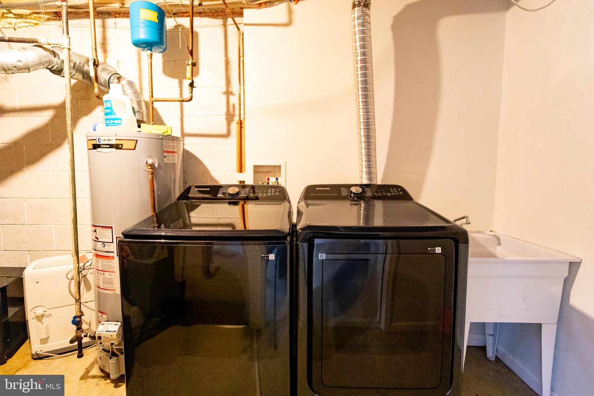 FLOWER VALLEY - Residential Lease