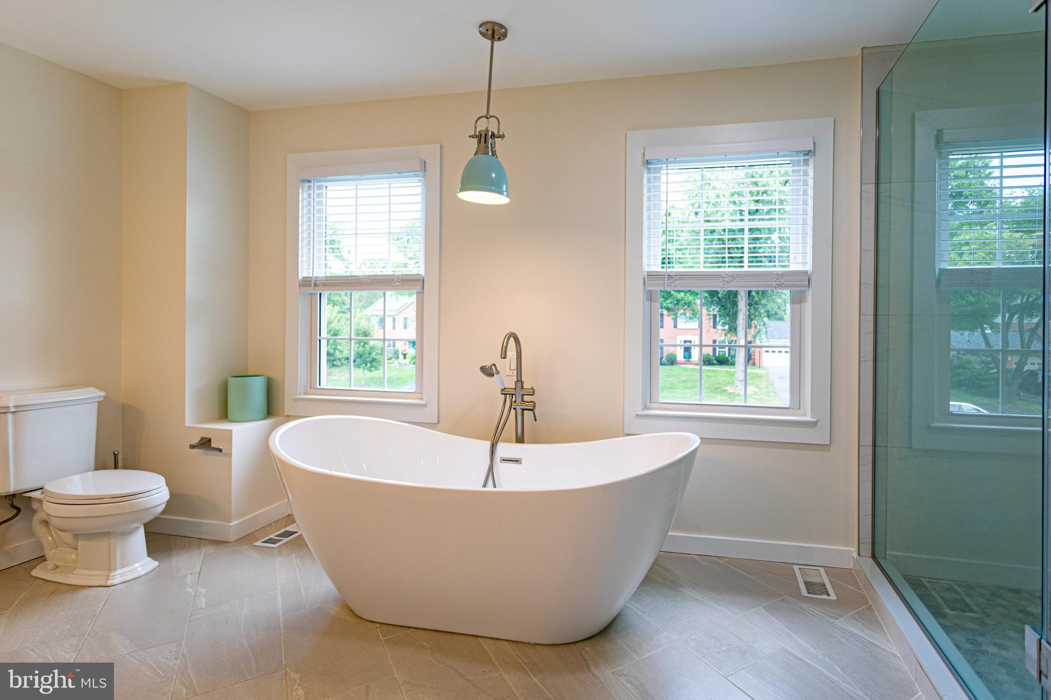 FLOWER VALLEY - Residential Lease