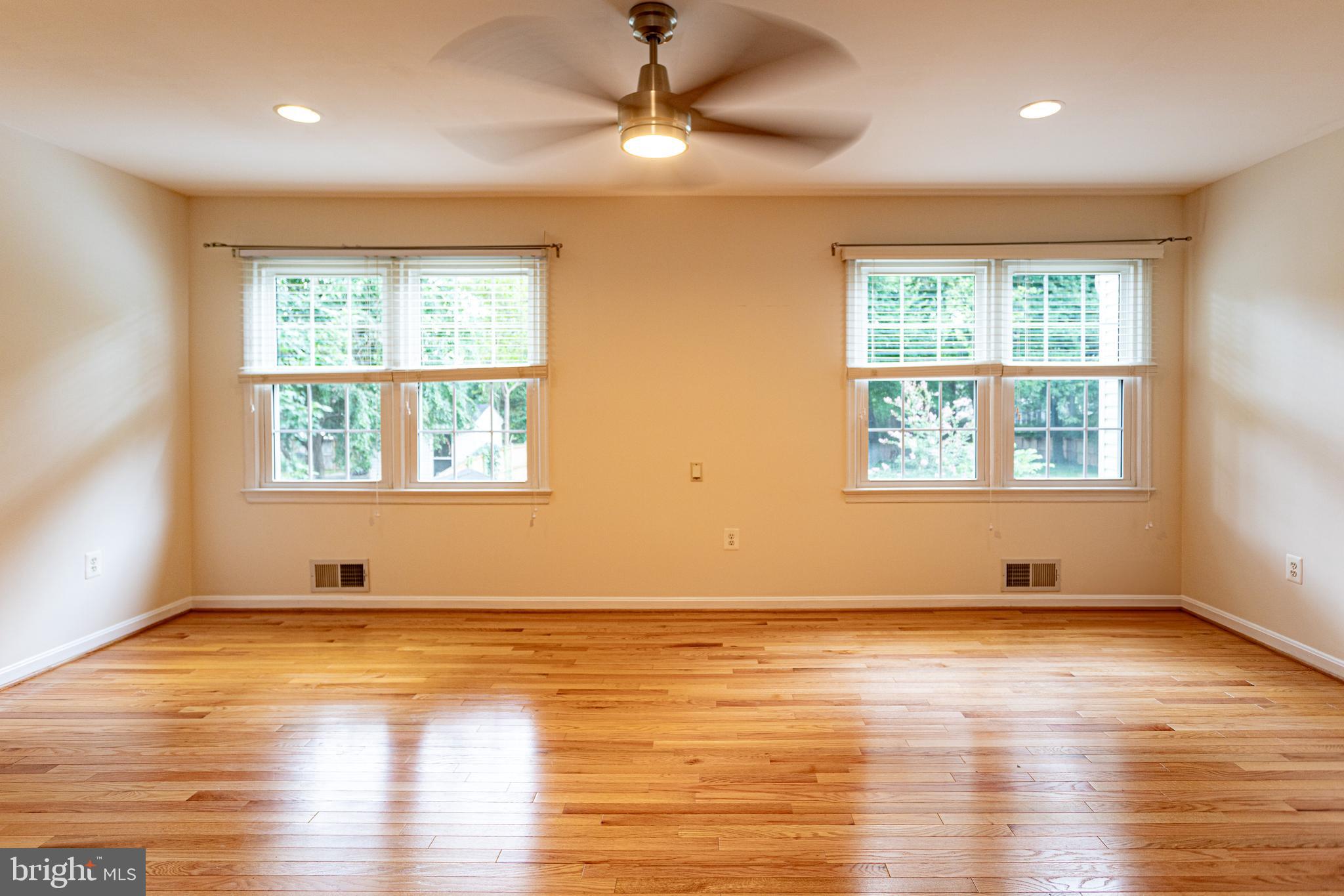 FLOWER VALLEY - Residential Lease