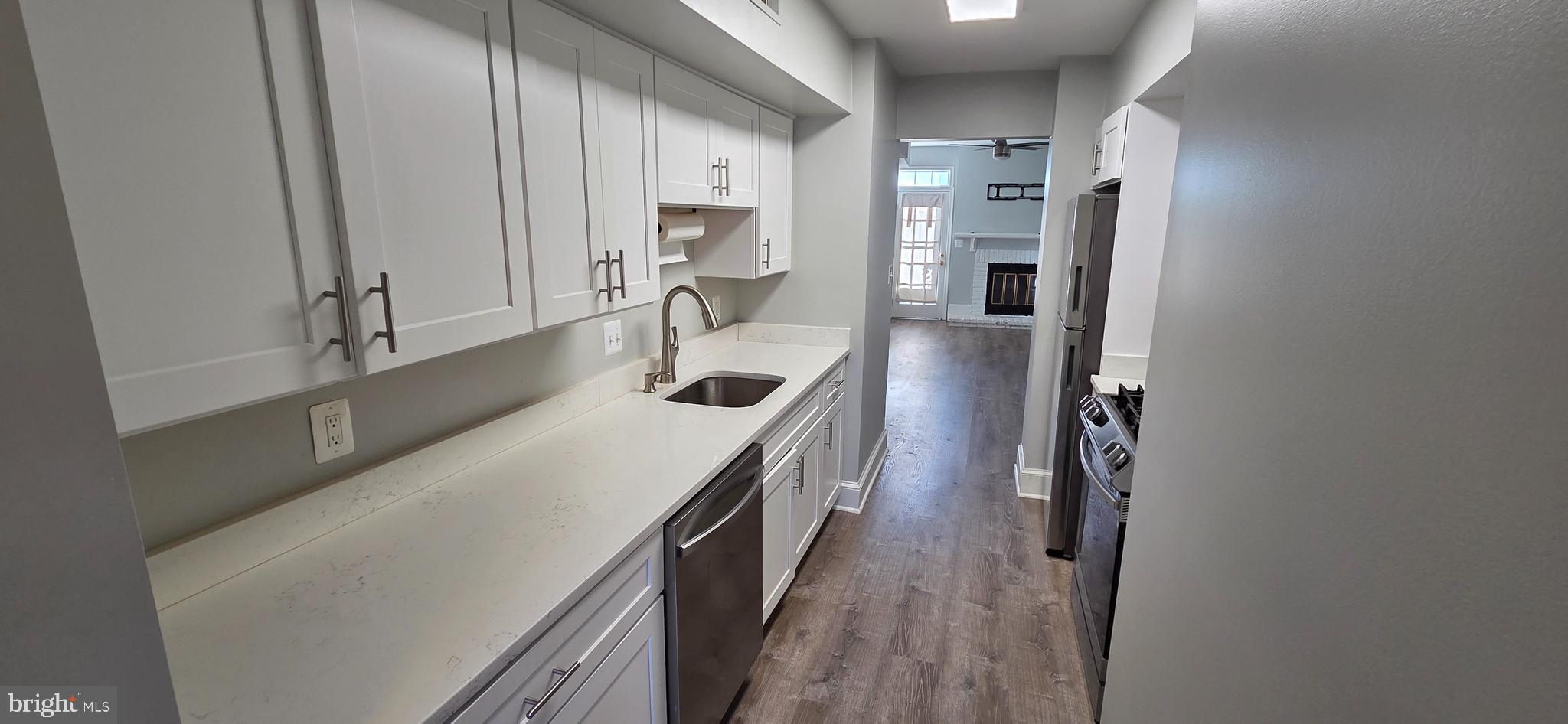 2013 N OAKLAND STREET