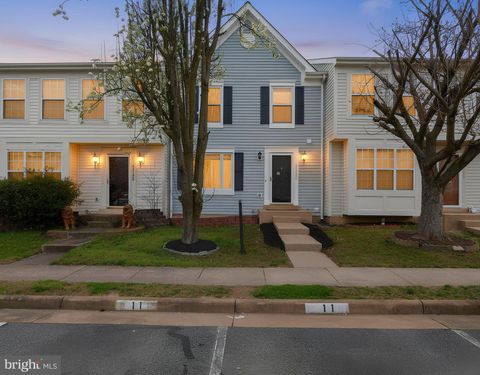 Photo of 17326 Sligo Loop, DUMFRIES, VA 22026 (MLS # VAPW2115734)