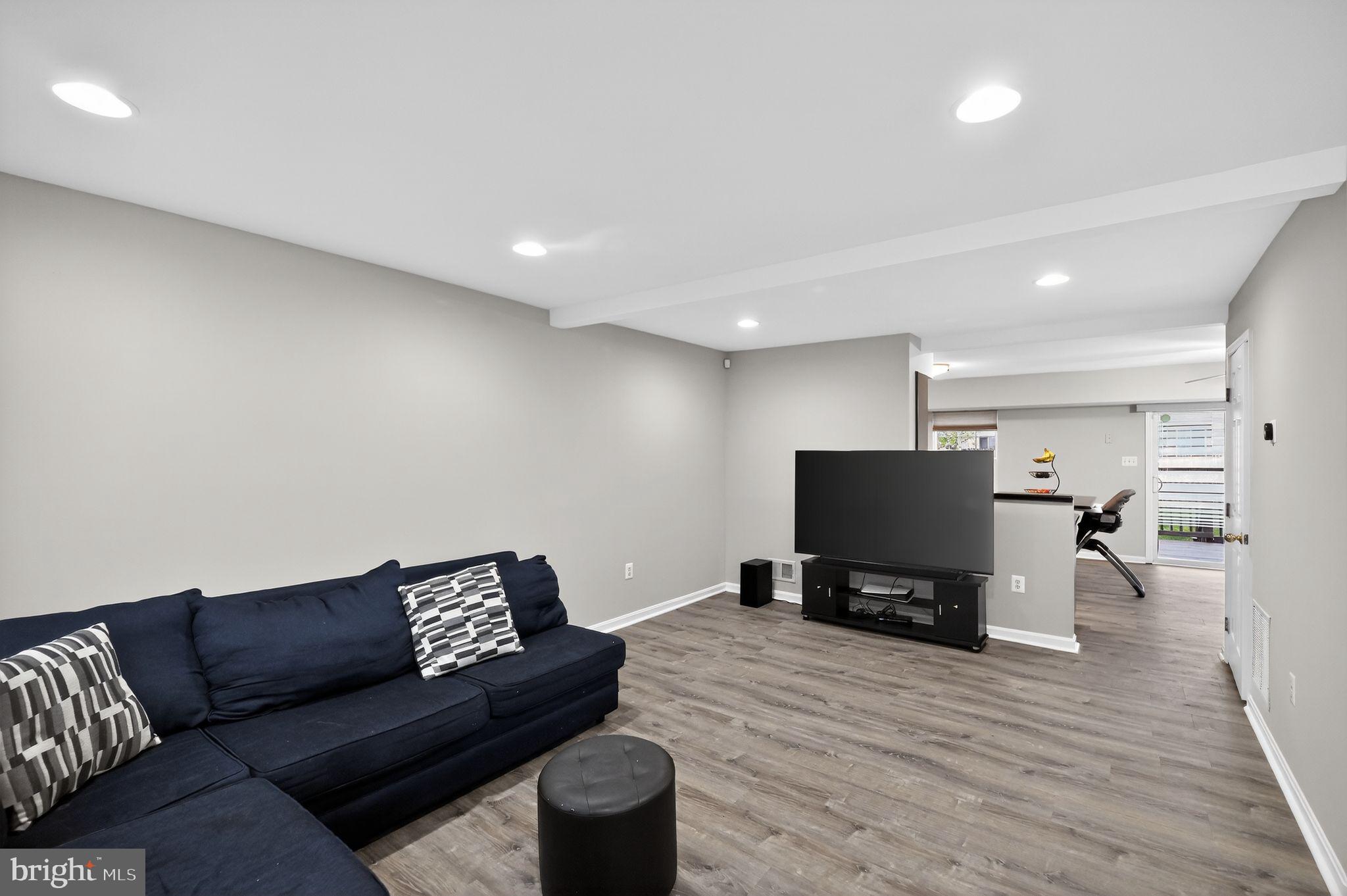 WAYSIDE VILLAGE - Residential