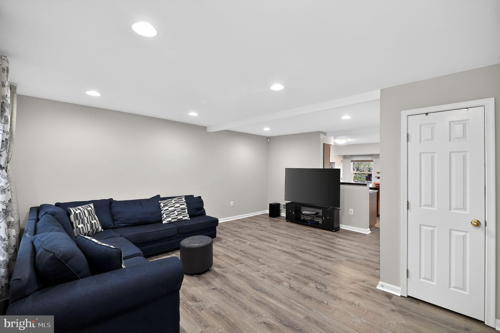 WAYSIDE VILLAGE - Residential