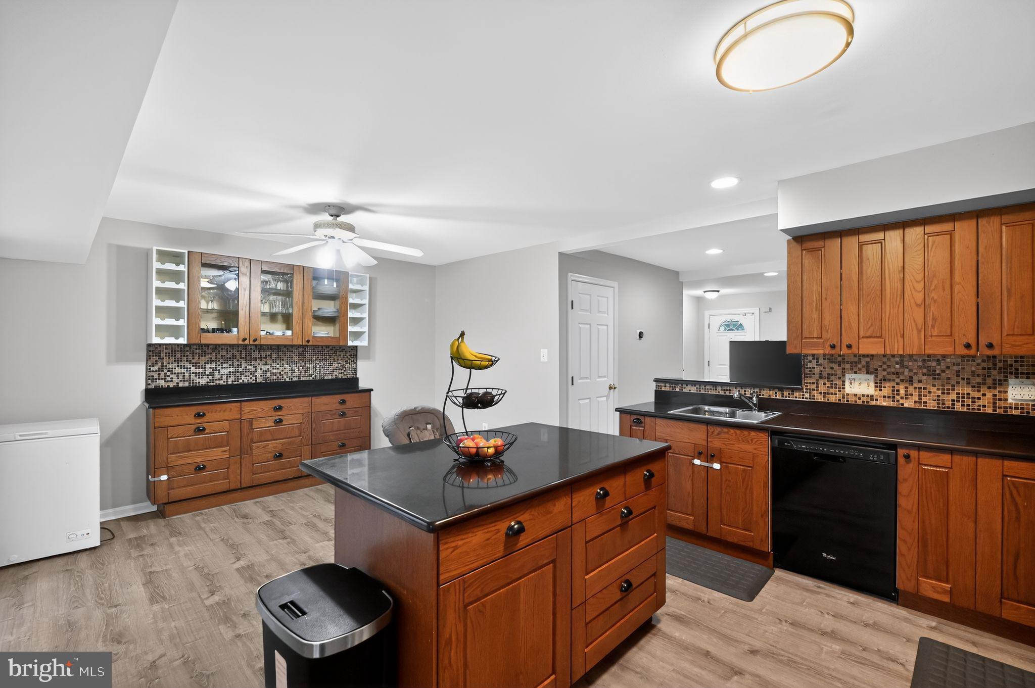 WAYSIDE VILLAGE - Residential