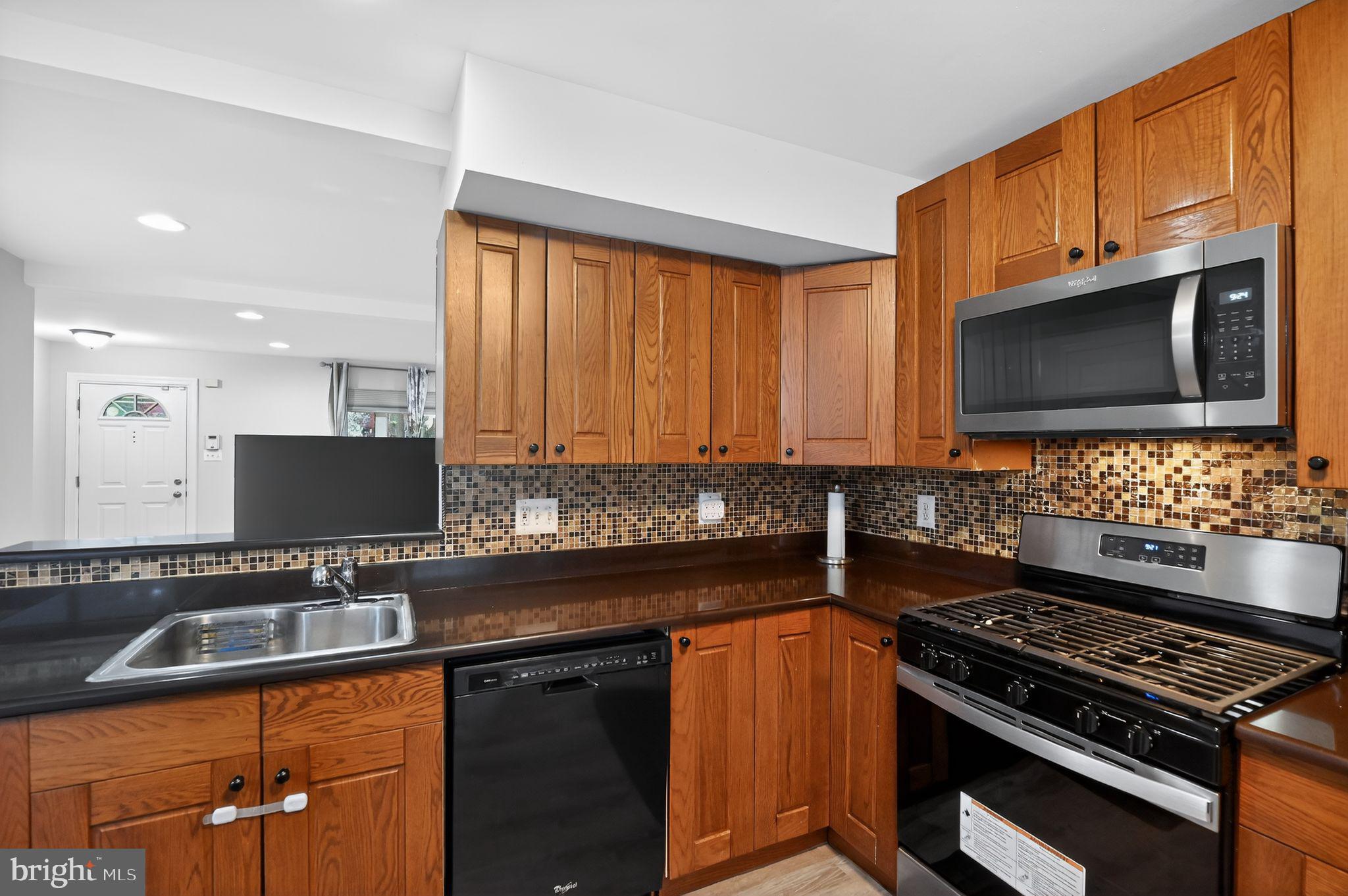 WAYSIDE VILLAGE - Residential