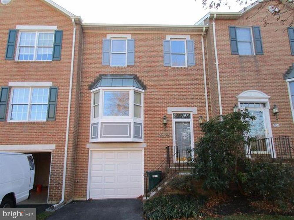 AMYCLAE ESTATES - Residential Lease