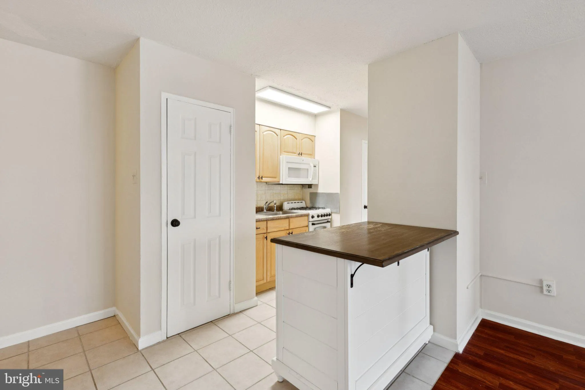 Philadelphia, Pennsylvania 19103, United States, 1 Bedroom Bedrooms, ,1 BathroomBathrooms,Residential,Active,225866