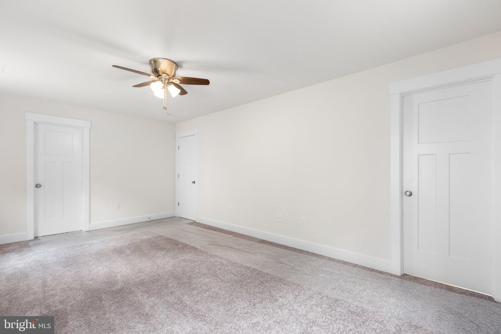 PRESIDENTIAL LAKES - Residential