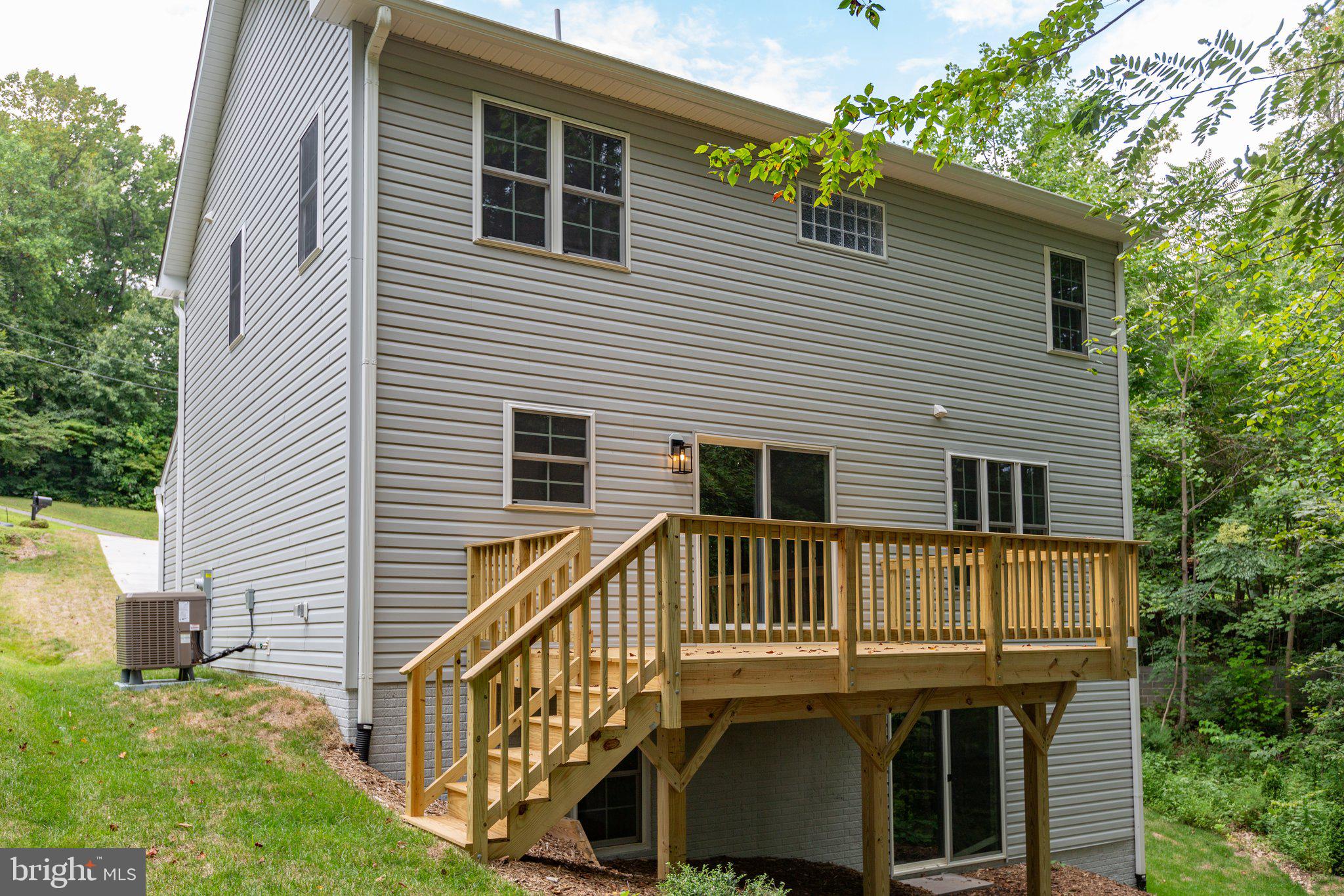 PRESIDENTIAL LAKES - Residential