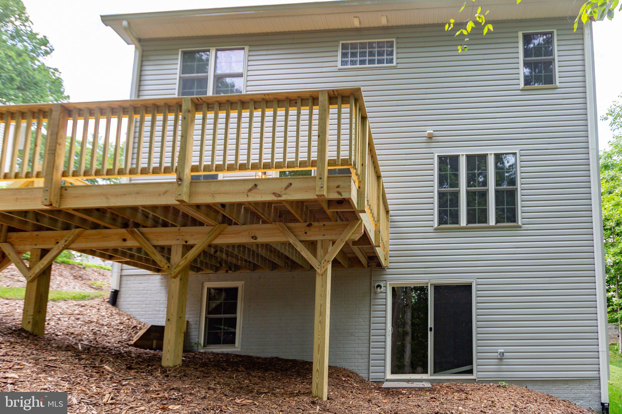 PRESIDENTIAL LAKES - Residential