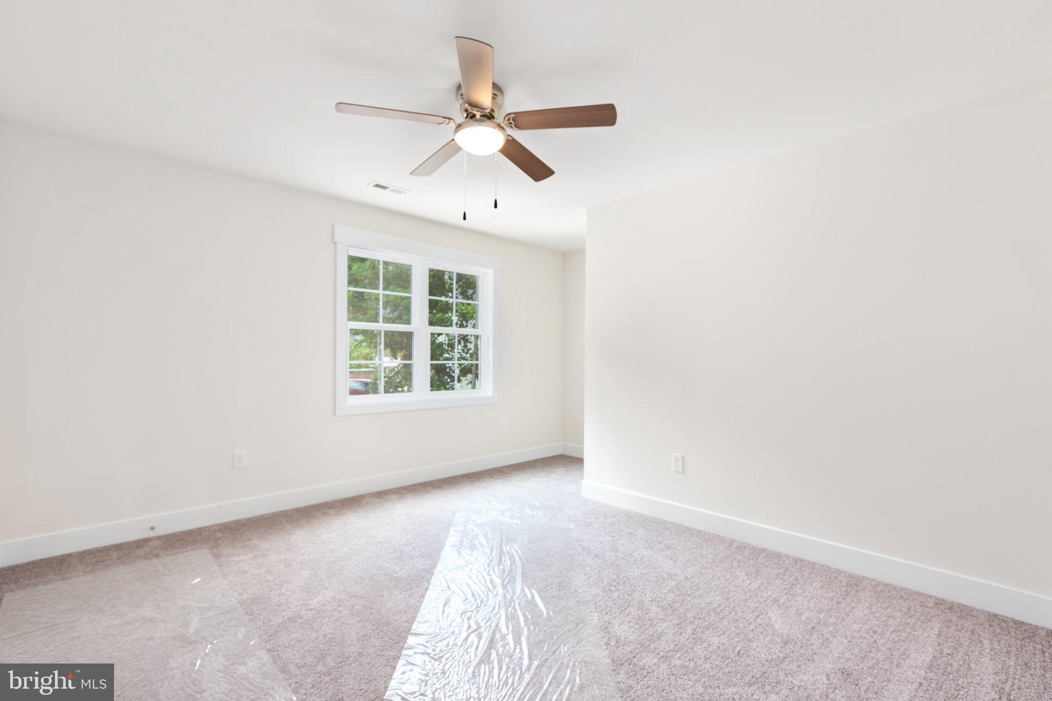 PRESIDENTIAL LAKES - Residential