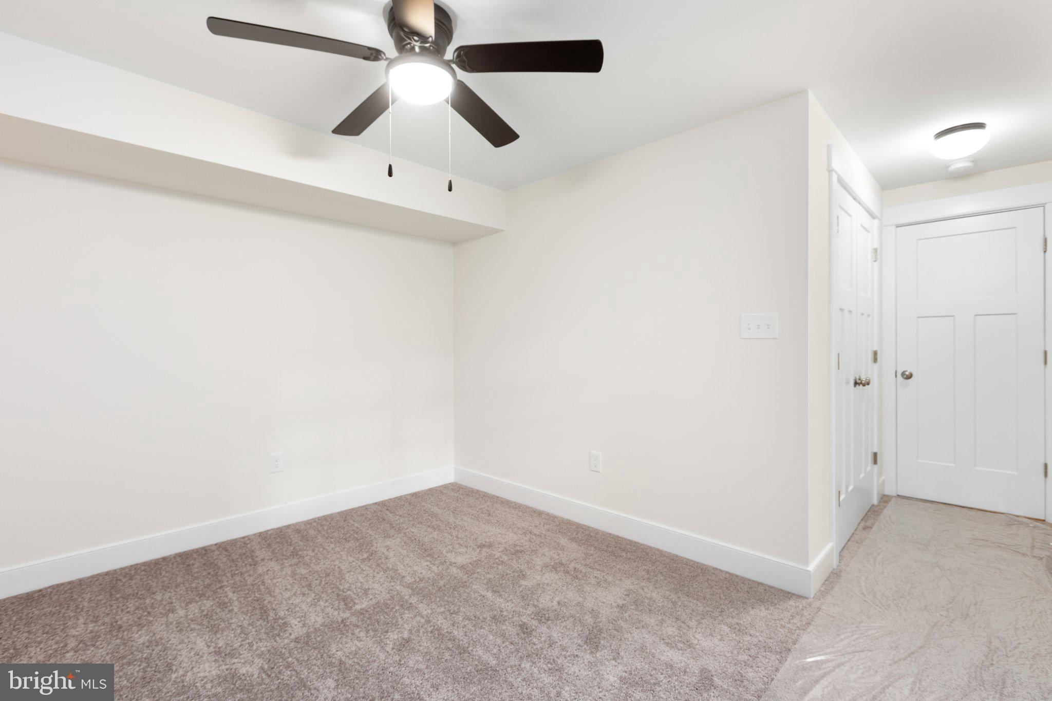 PRESIDENTIAL LAKES - Residential