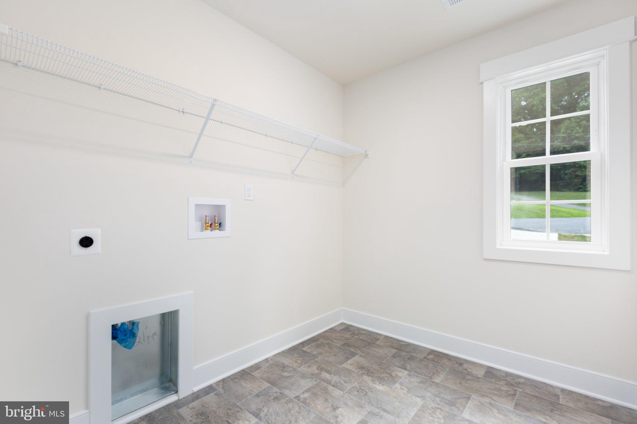 PRESIDENTIAL LAKES - Residential