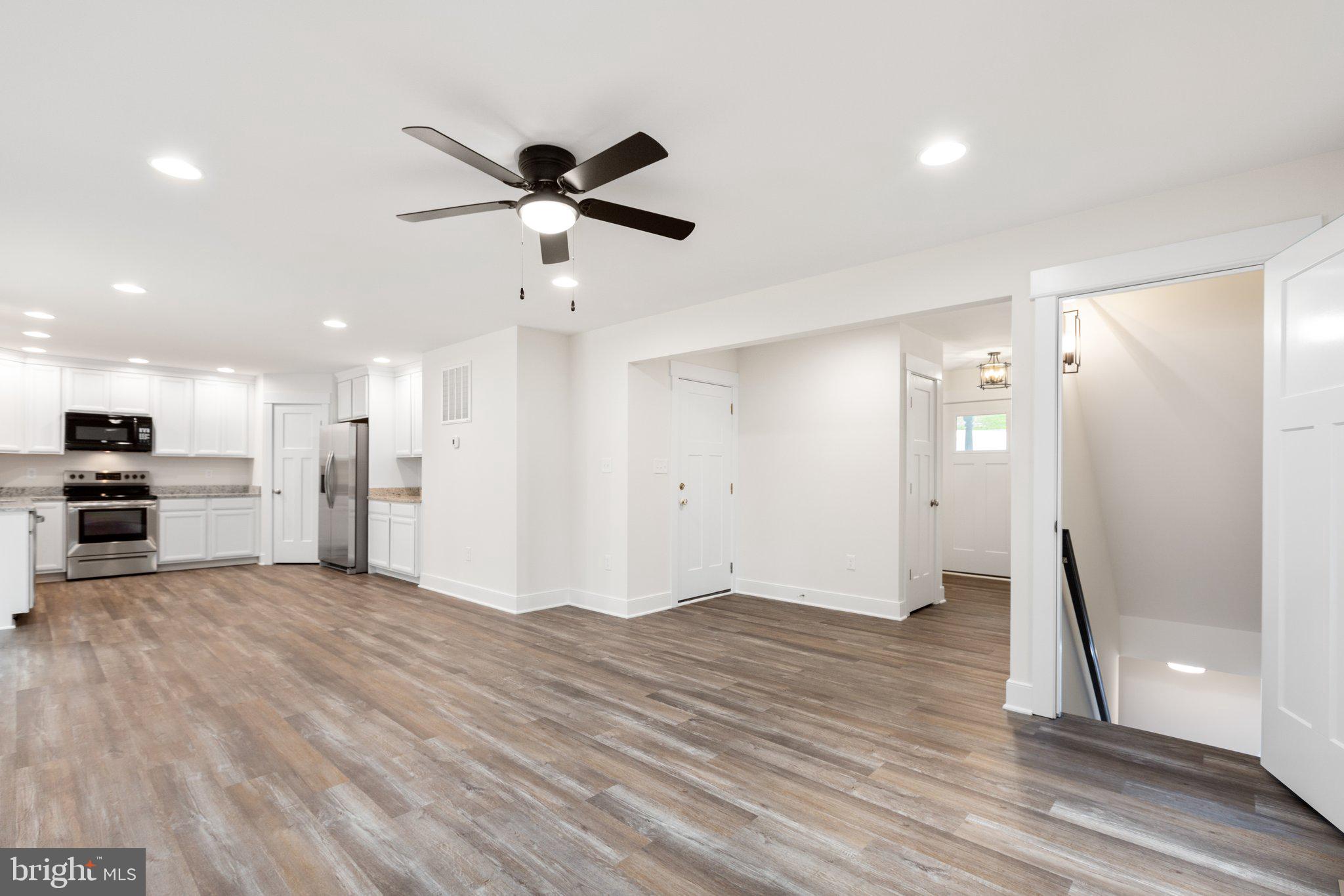 PRESIDENTIAL LAKES - Residential