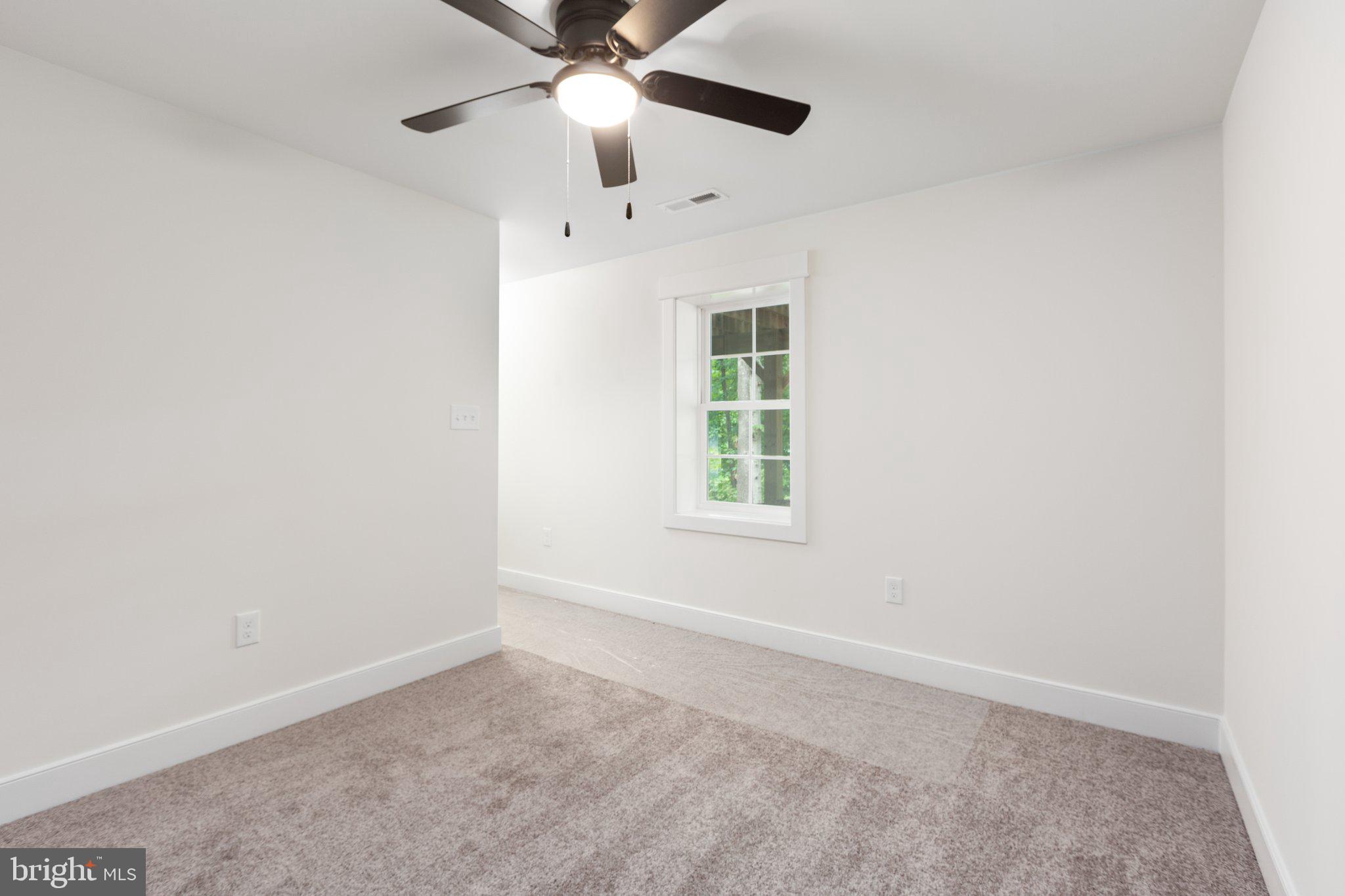 PRESIDENTIAL LAKES - Residential