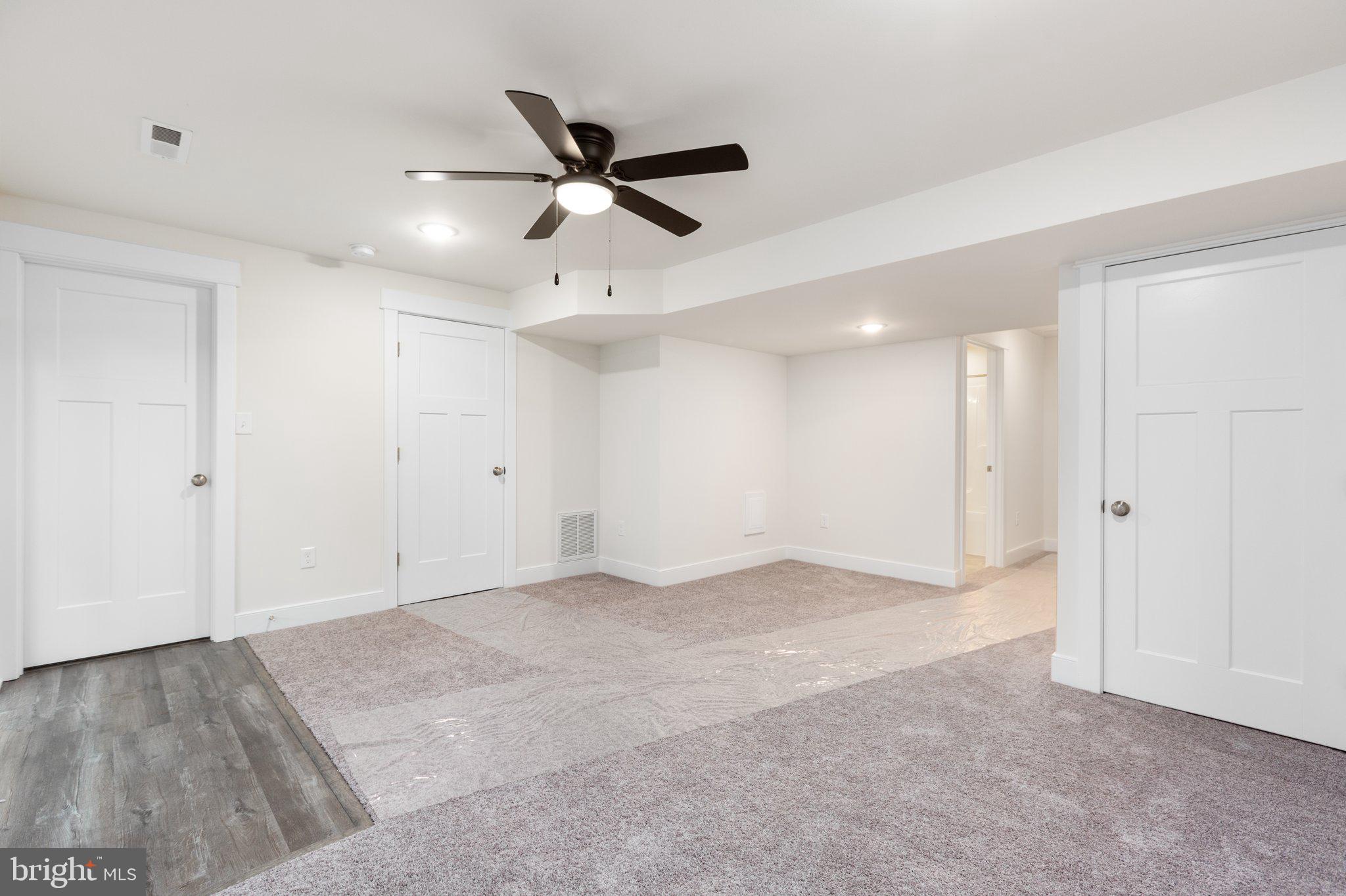 PRESIDENTIAL LAKES - Residential