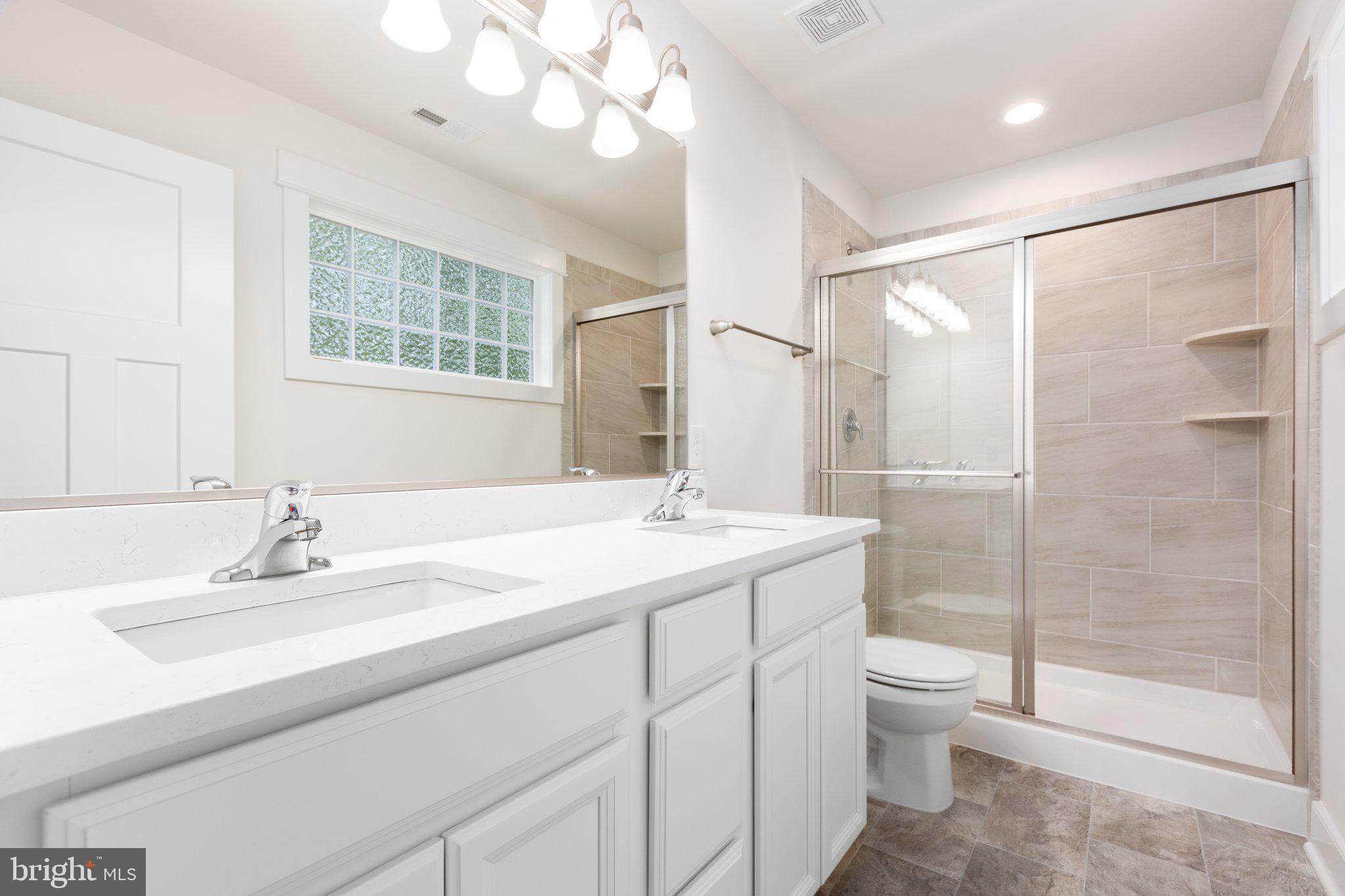 PRESIDENTIAL LAKES - Residential